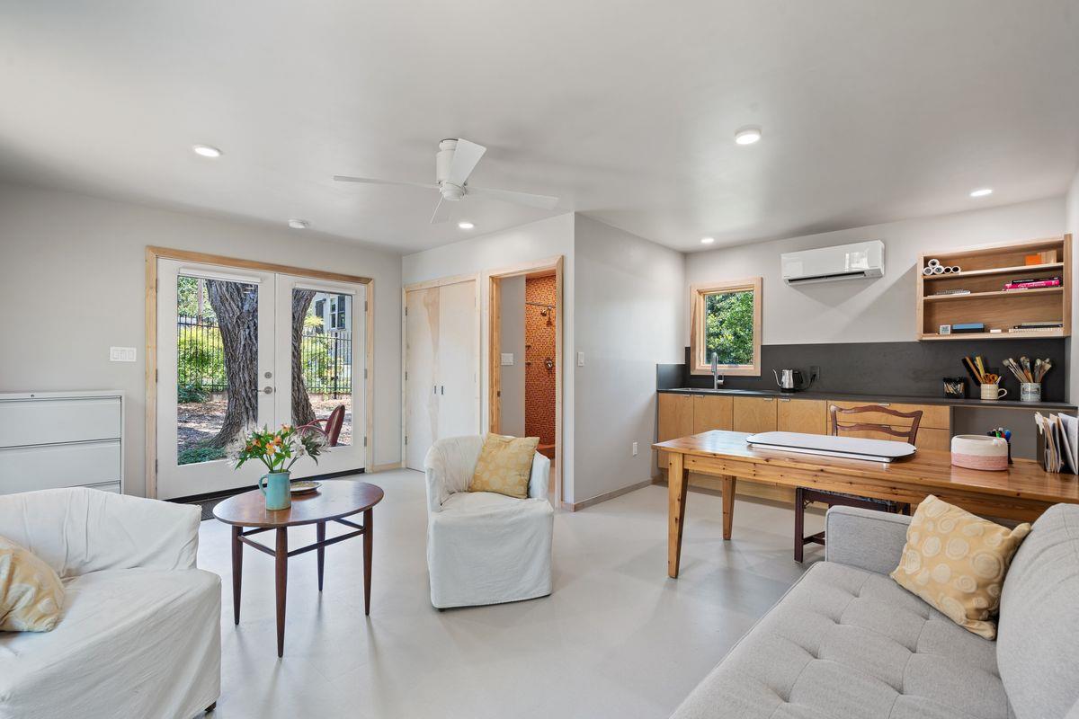 704 Texas Ave, Austin, TX 78705
