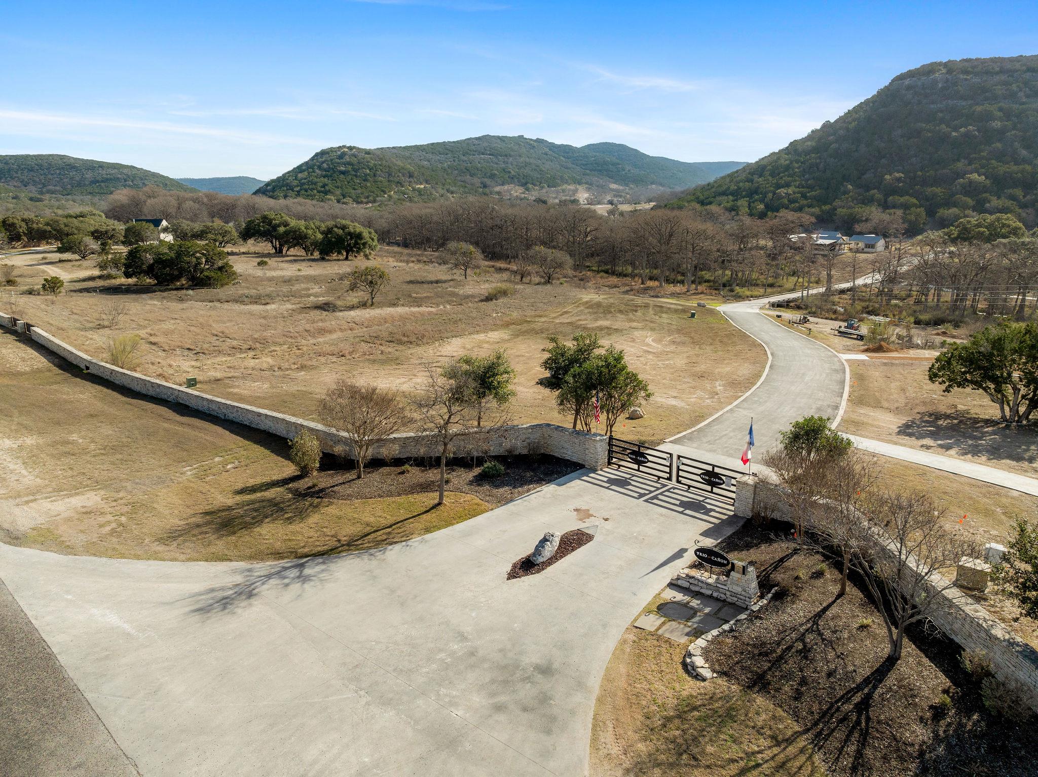 6098 N. US Hwy 83, Leakey, TX 78873