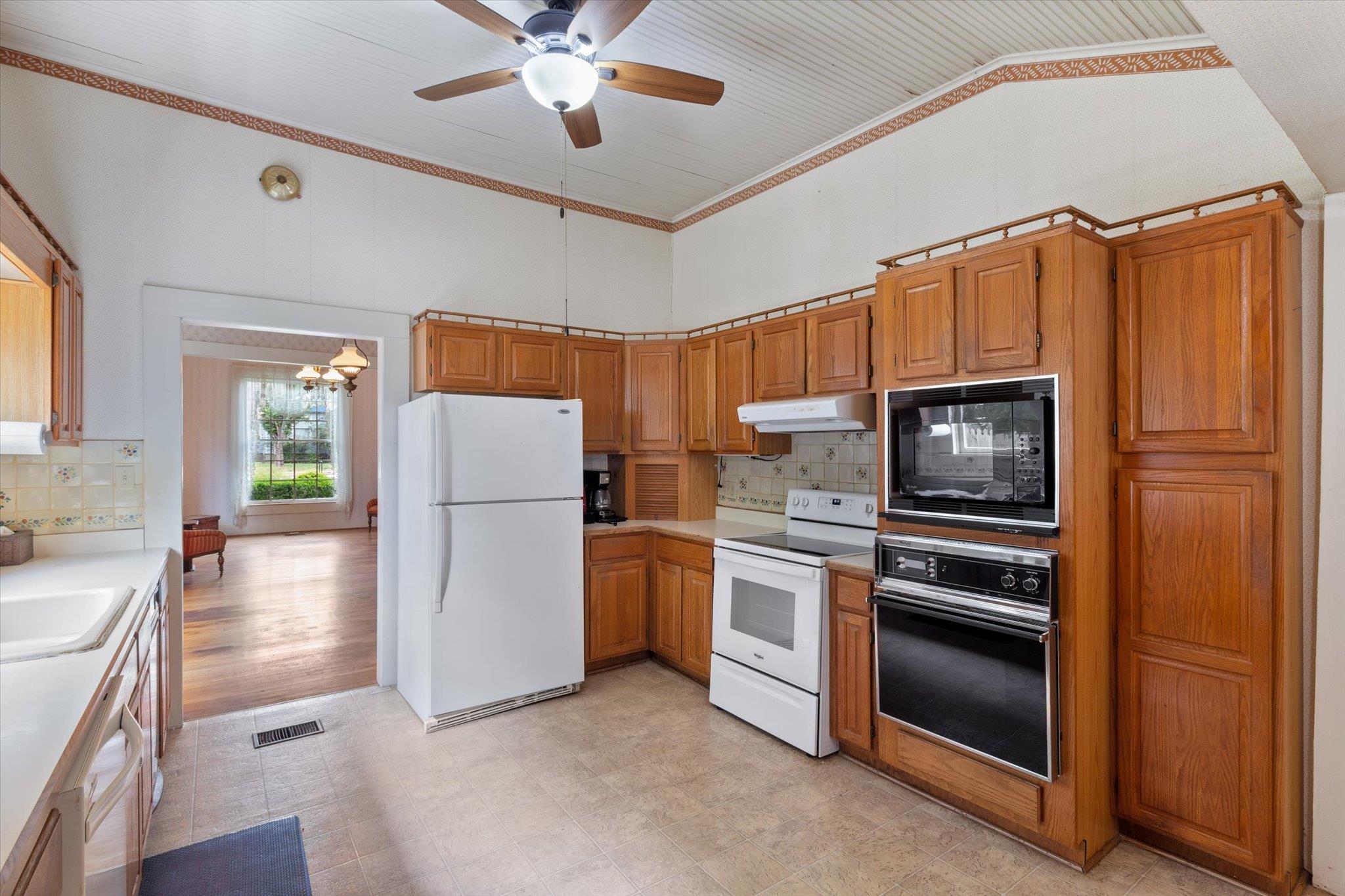 1253 W San Antonio St, San Marcos, TX 78666