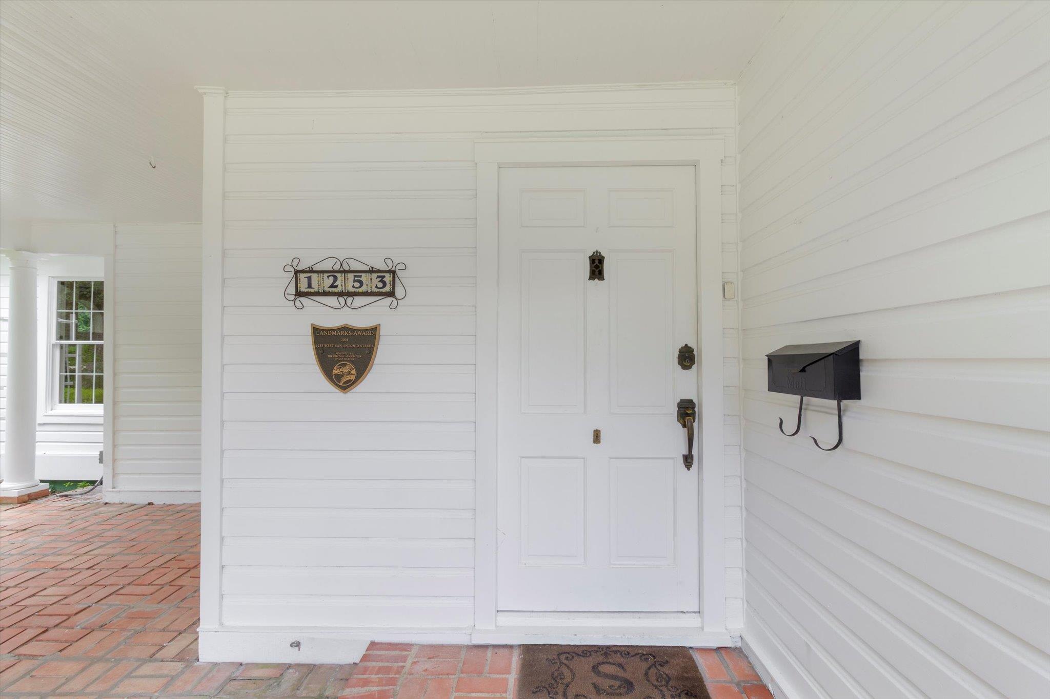 1253 W San Antonio St, San Marcos, TX 78666