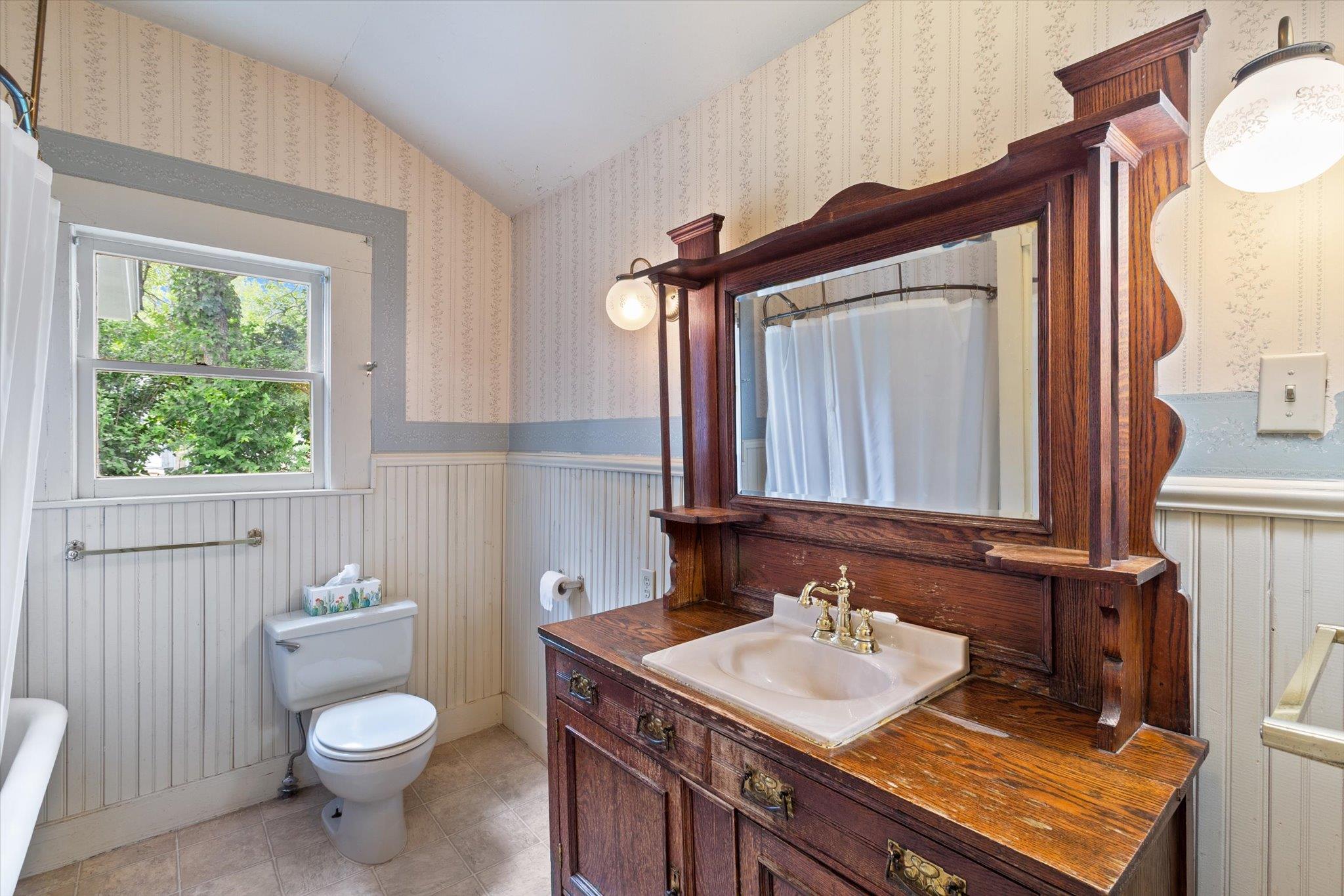 1253 W San Antonio St, San Marcos, TX 78666