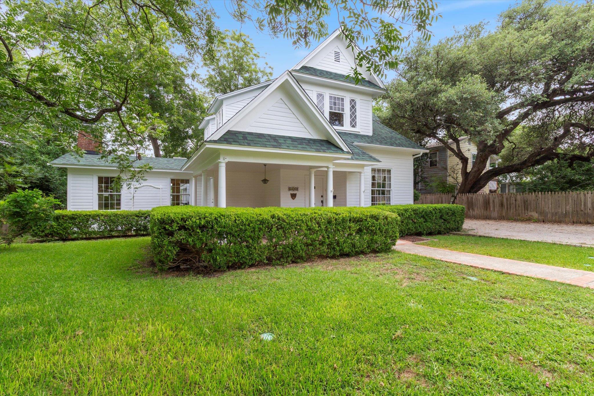 1253 W San Antonio St, San Marcos, TX 78666