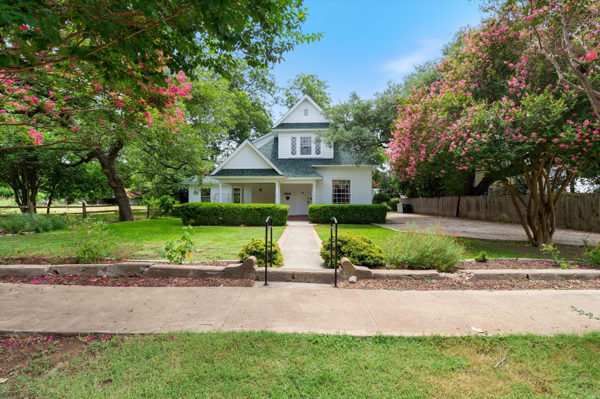1253 W San Antonio St, San Marcos, TX 78666