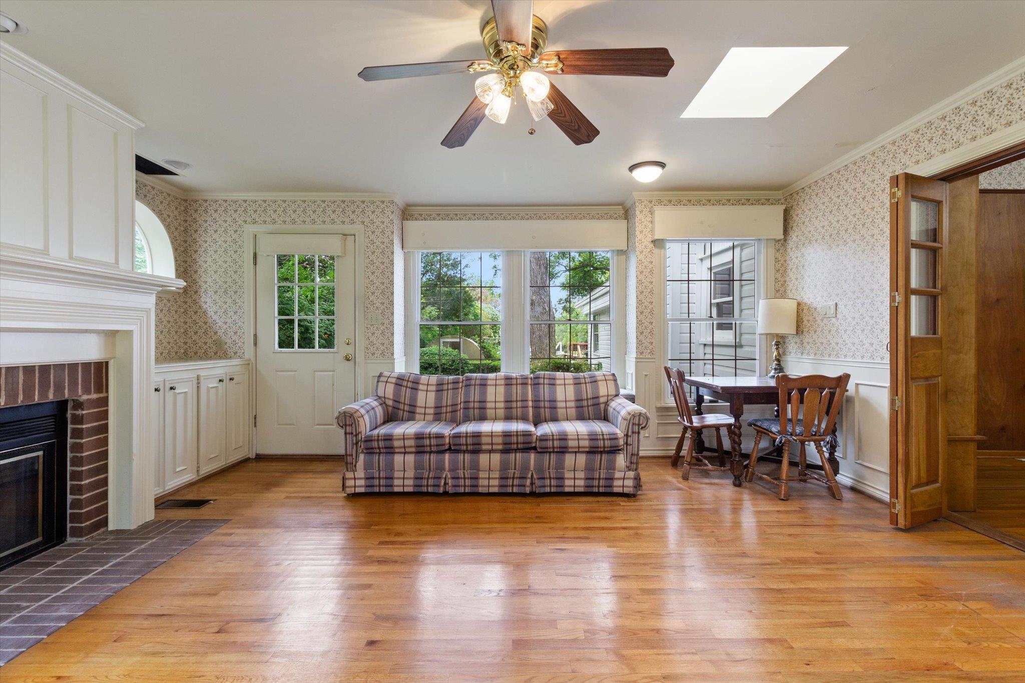 1253 W San Antonio St, San Marcos, TX 78666