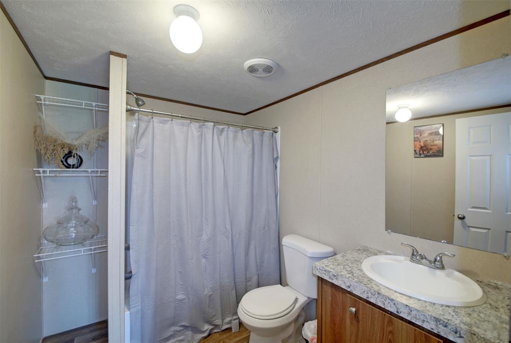 690 Casen St, Dale, TX 78616