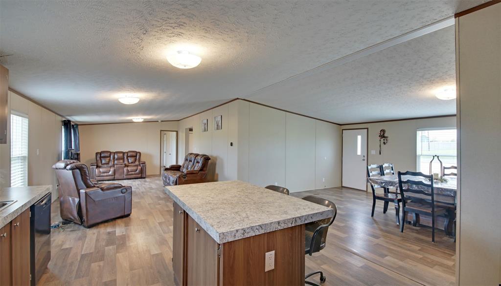 690 Casen St, Dale, TX 78616