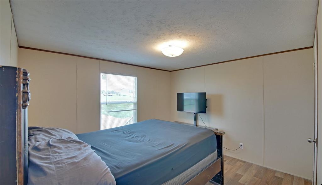 690 Casen St, Dale, TX 78616