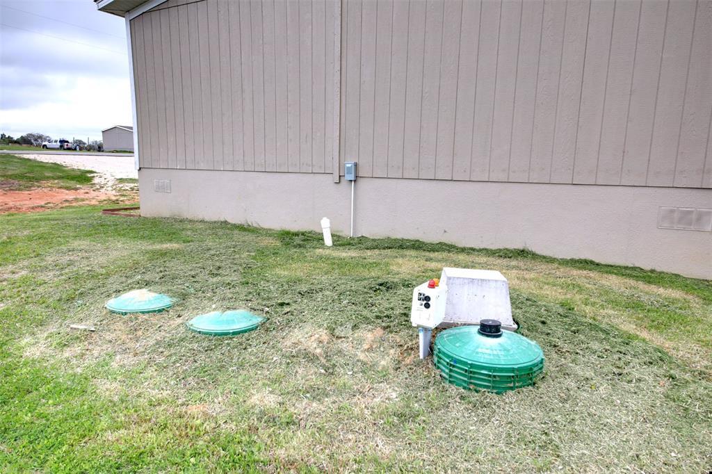 690 Casen St, Dale, TX 78616