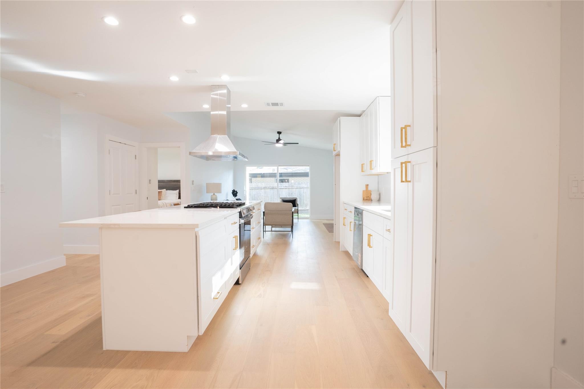 6103 Belfast Dr, Austin, TX 78723