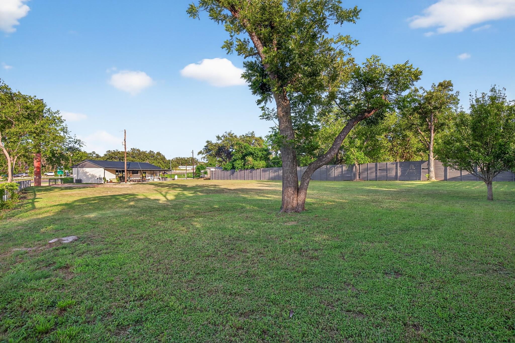 105 US HWY 281 N, Johnson City, TX 78636