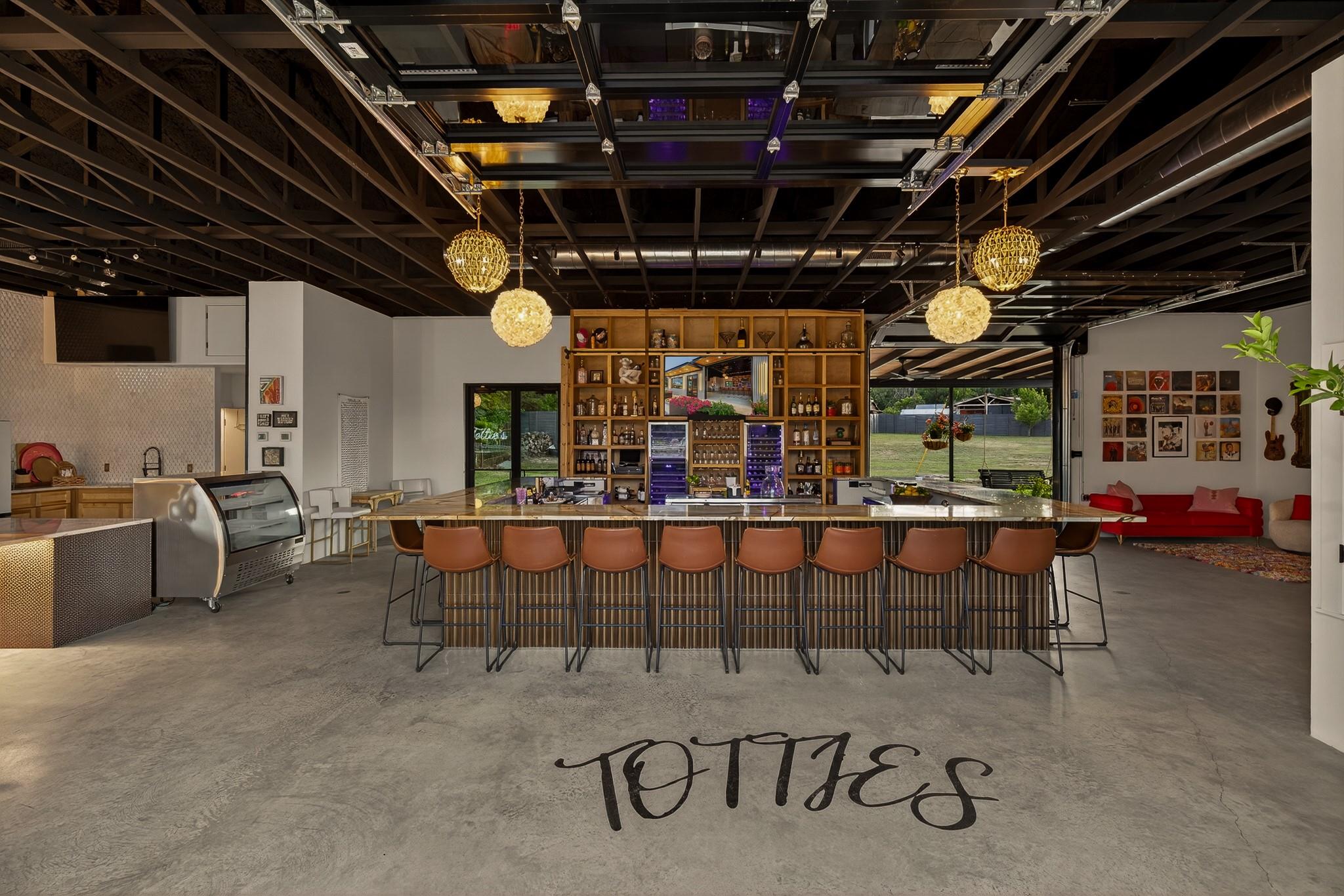 105 US HWY 281 N, Johnson City, TX 78636
