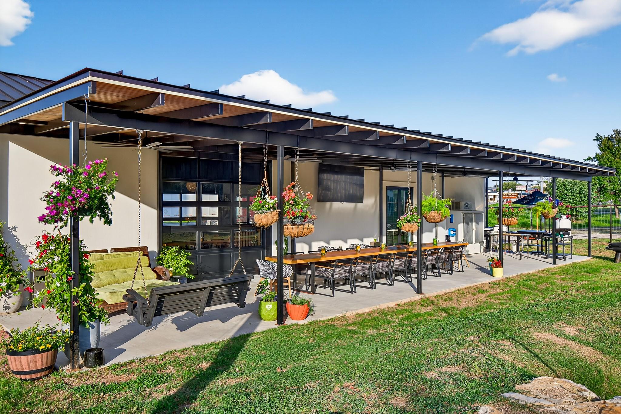 105 US HWY 281 N, Johnson City, TX 78636