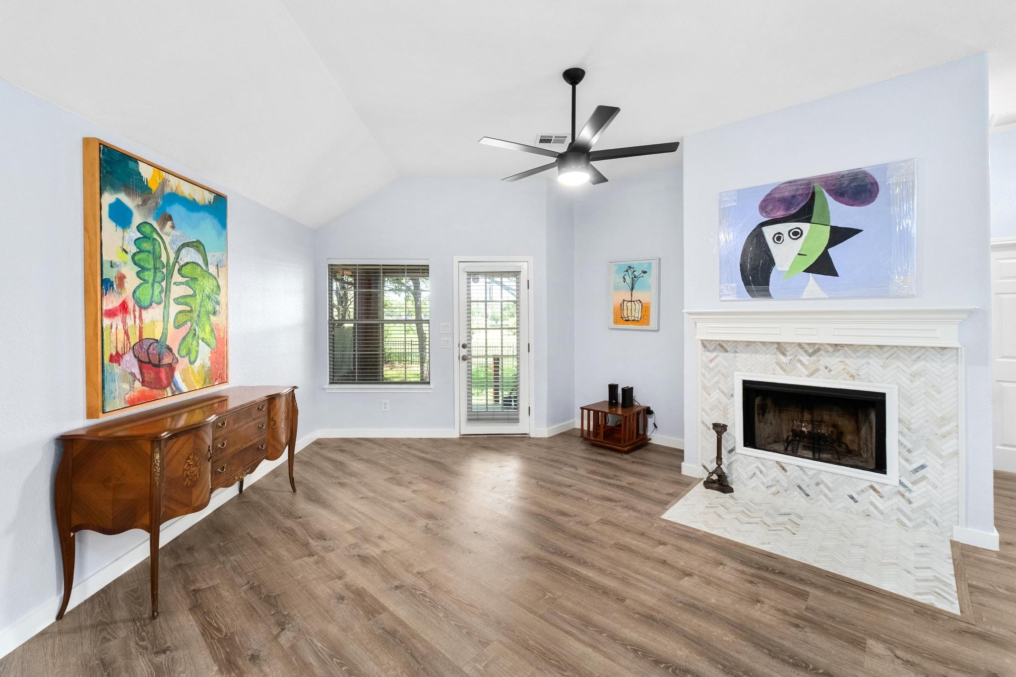 128 Clarence Ct, Buda, TX 78610