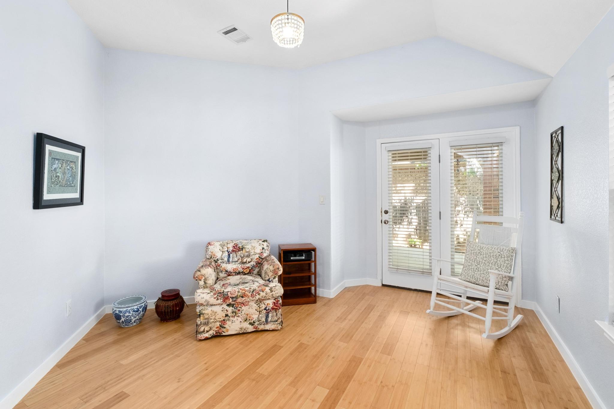 128 Clarence Ct, Buda, TX 78610