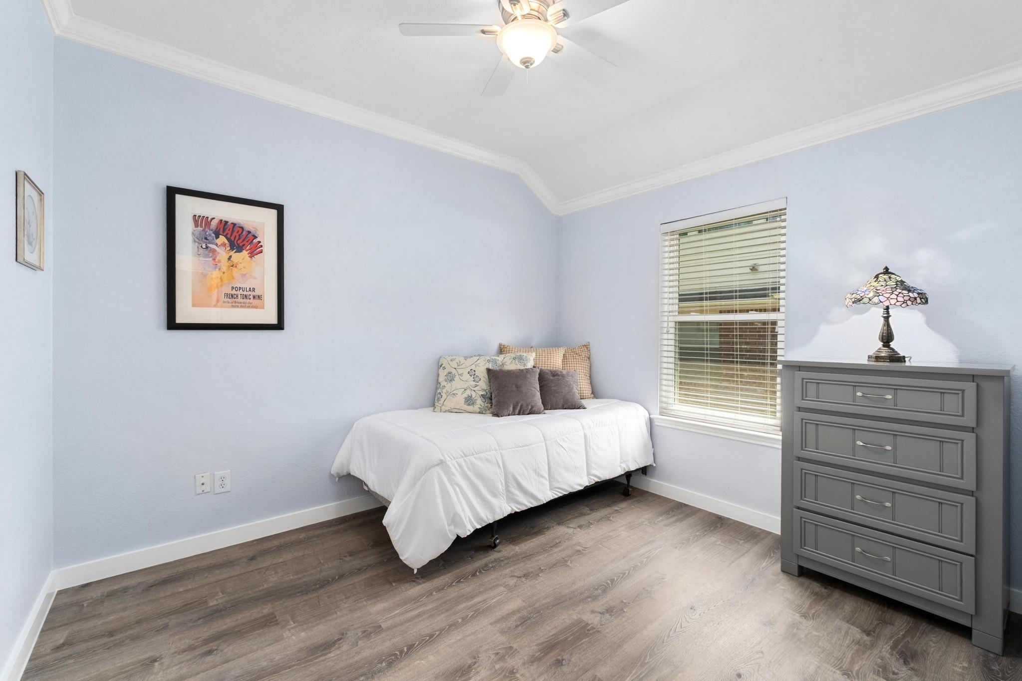 128 Clarence Ct, Buda, TX 78610