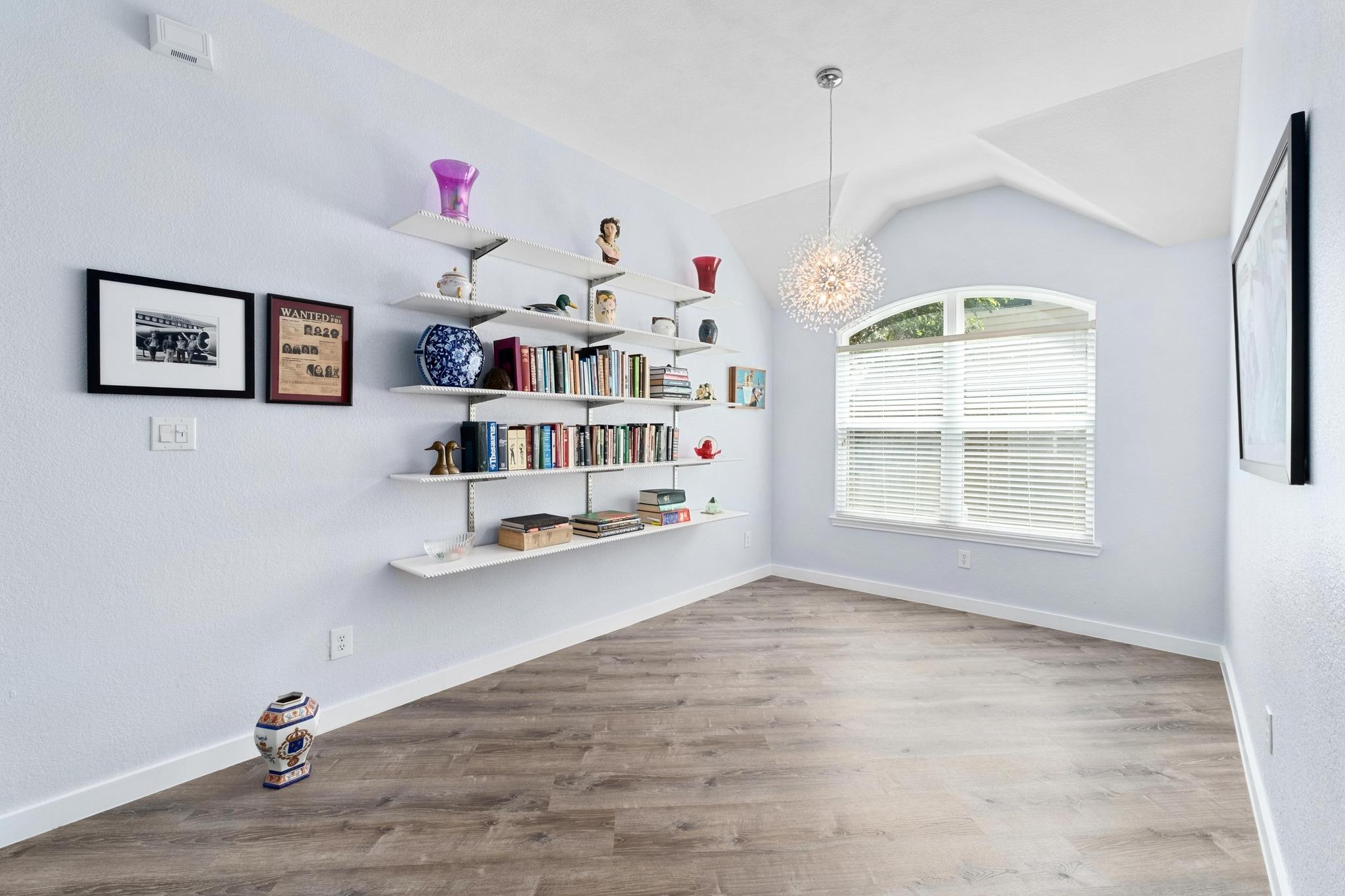 128 Clarence Ct, Buda, TX 78610