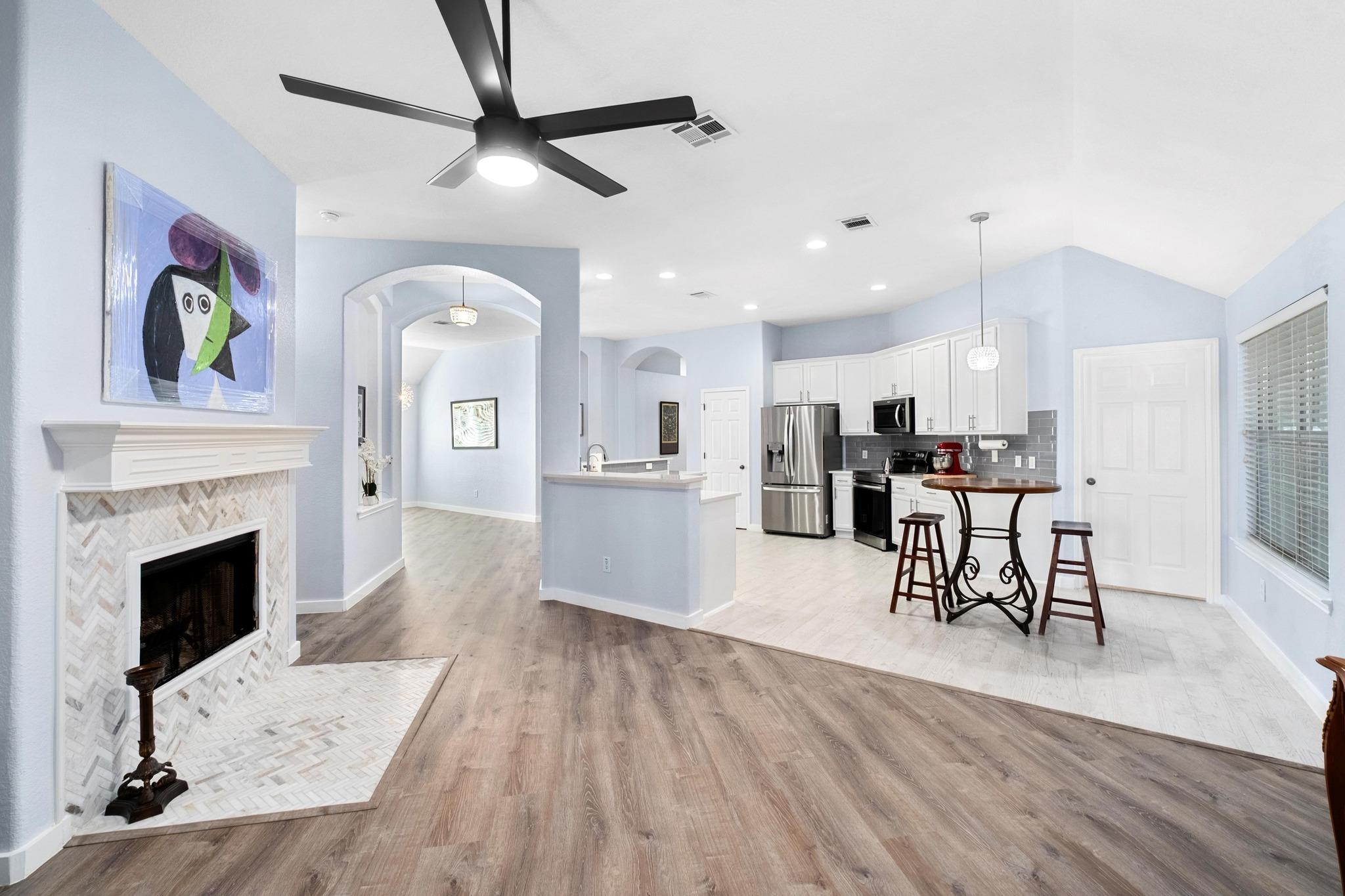 128 Clarence Ct, Buda, TX 78610