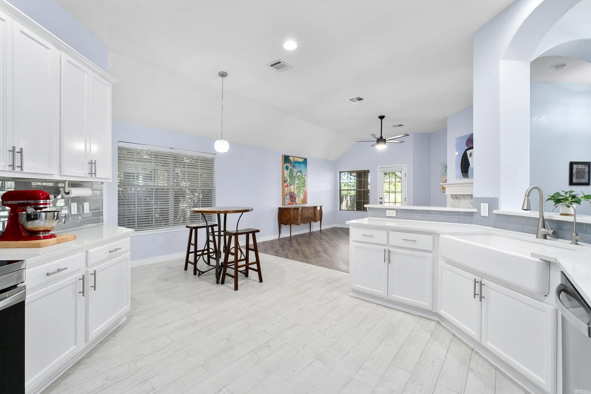 128 Clarence Ct, Buda, TX 78610