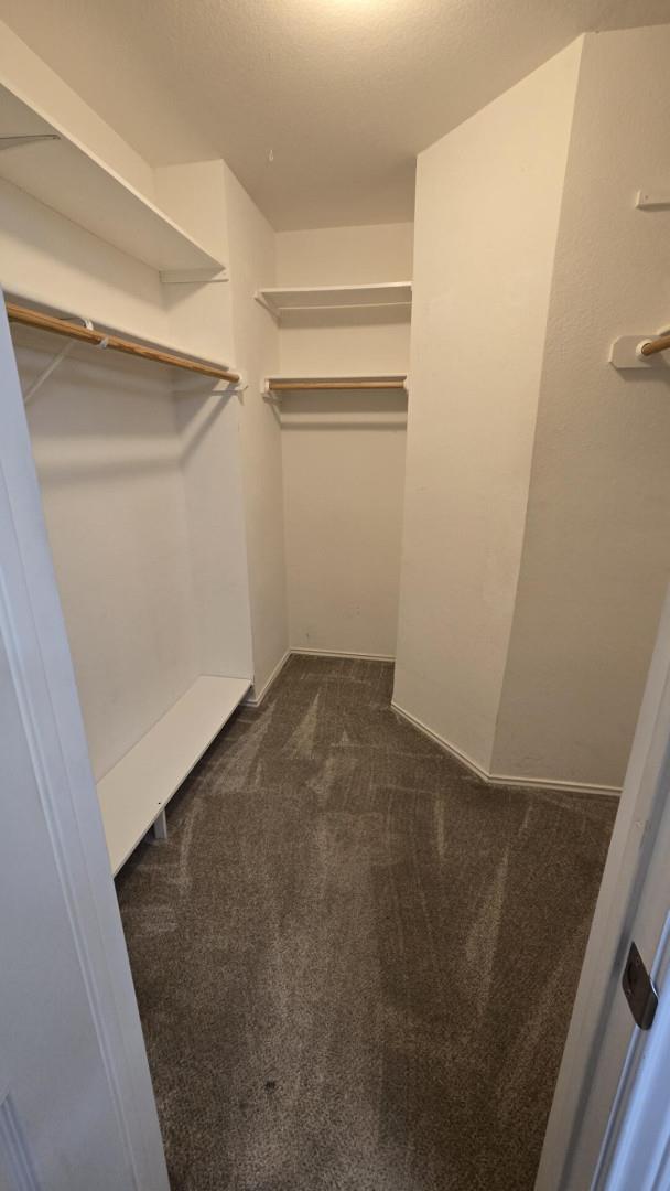 211 Valley Run Trl, Elgin, TX 78621