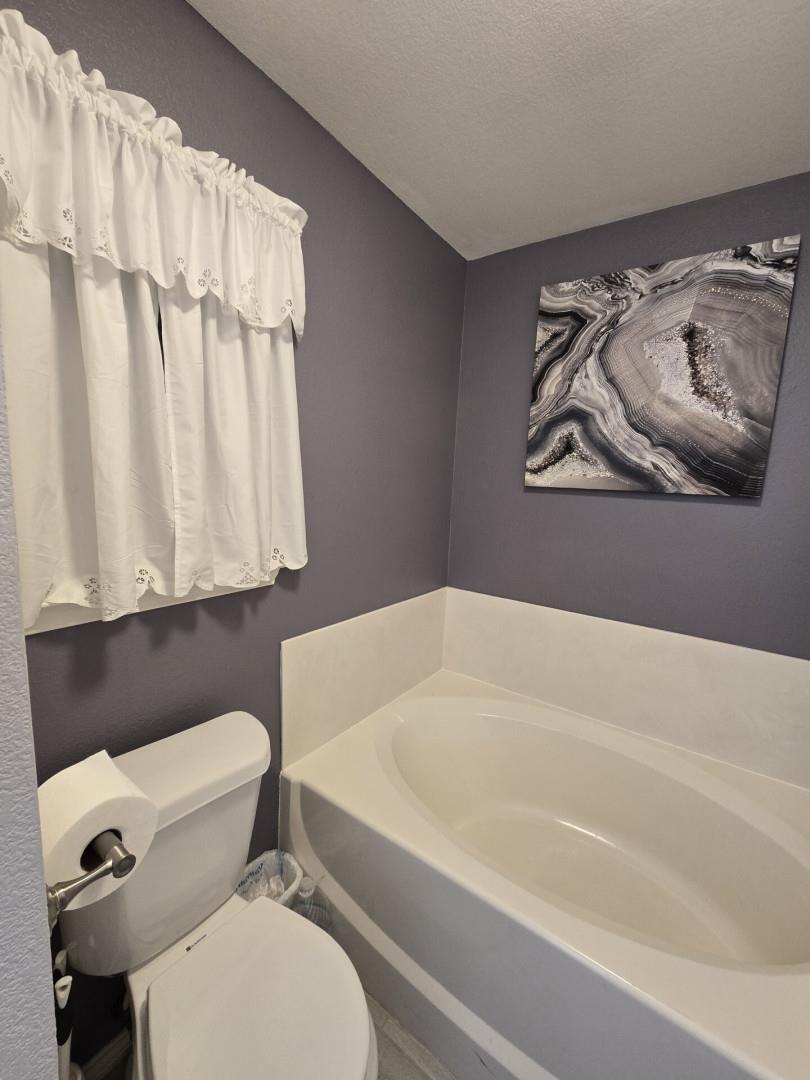 211 Valley Run Trl, Elgin, TX 78621