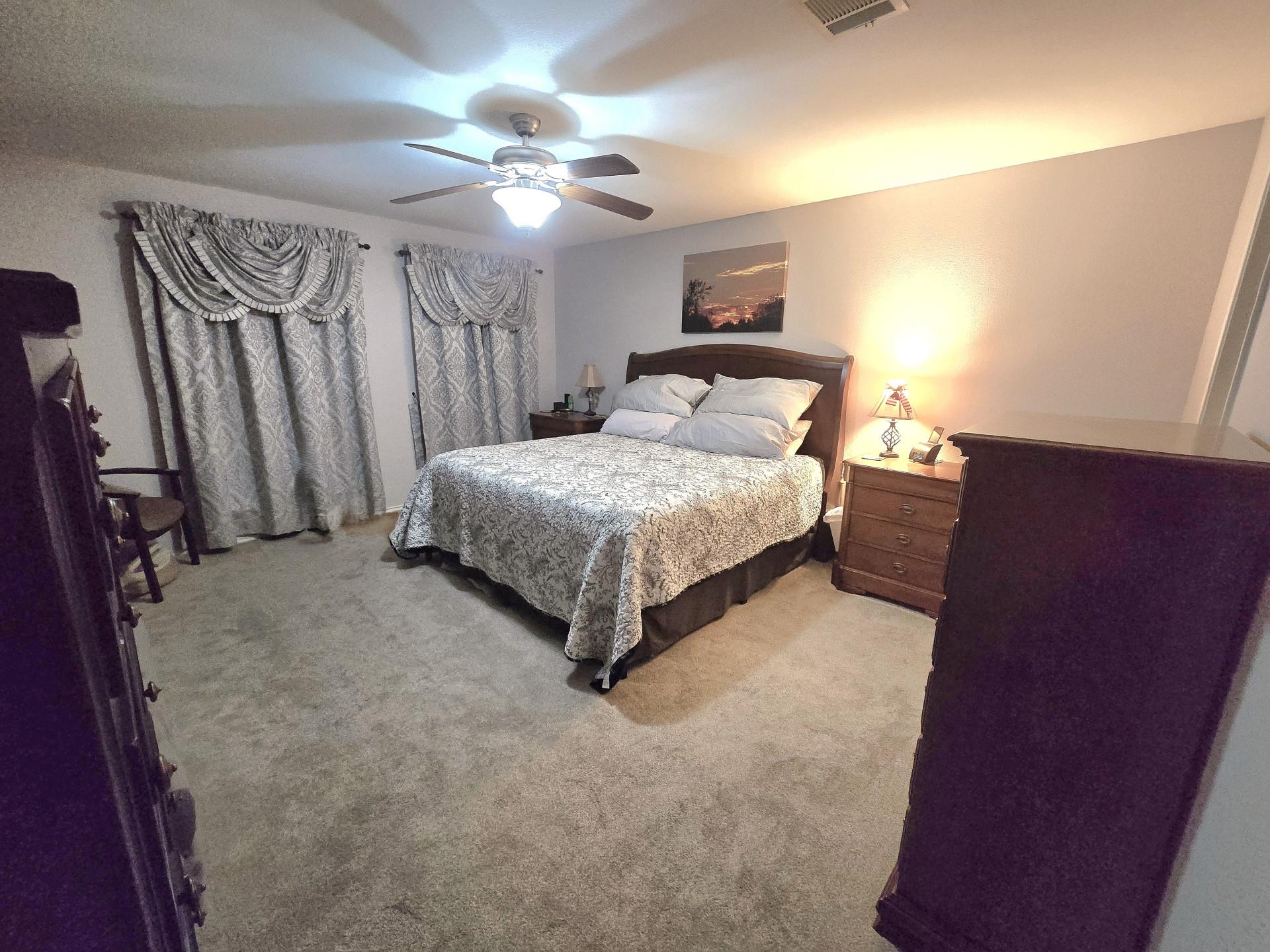 211 Valley Run Trl, Elgin, TX 78621