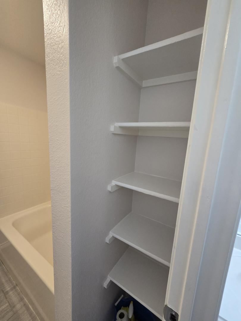 211 Valley Run Trl, Elgin, TX 78621