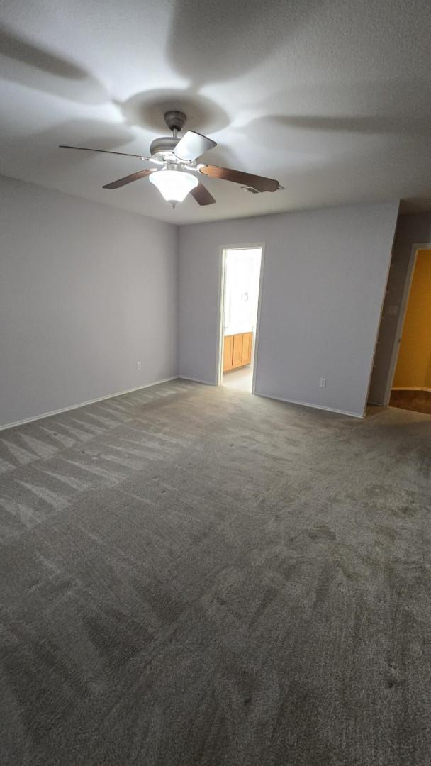 211 Valley Run Trl, Elgin, TX 78621