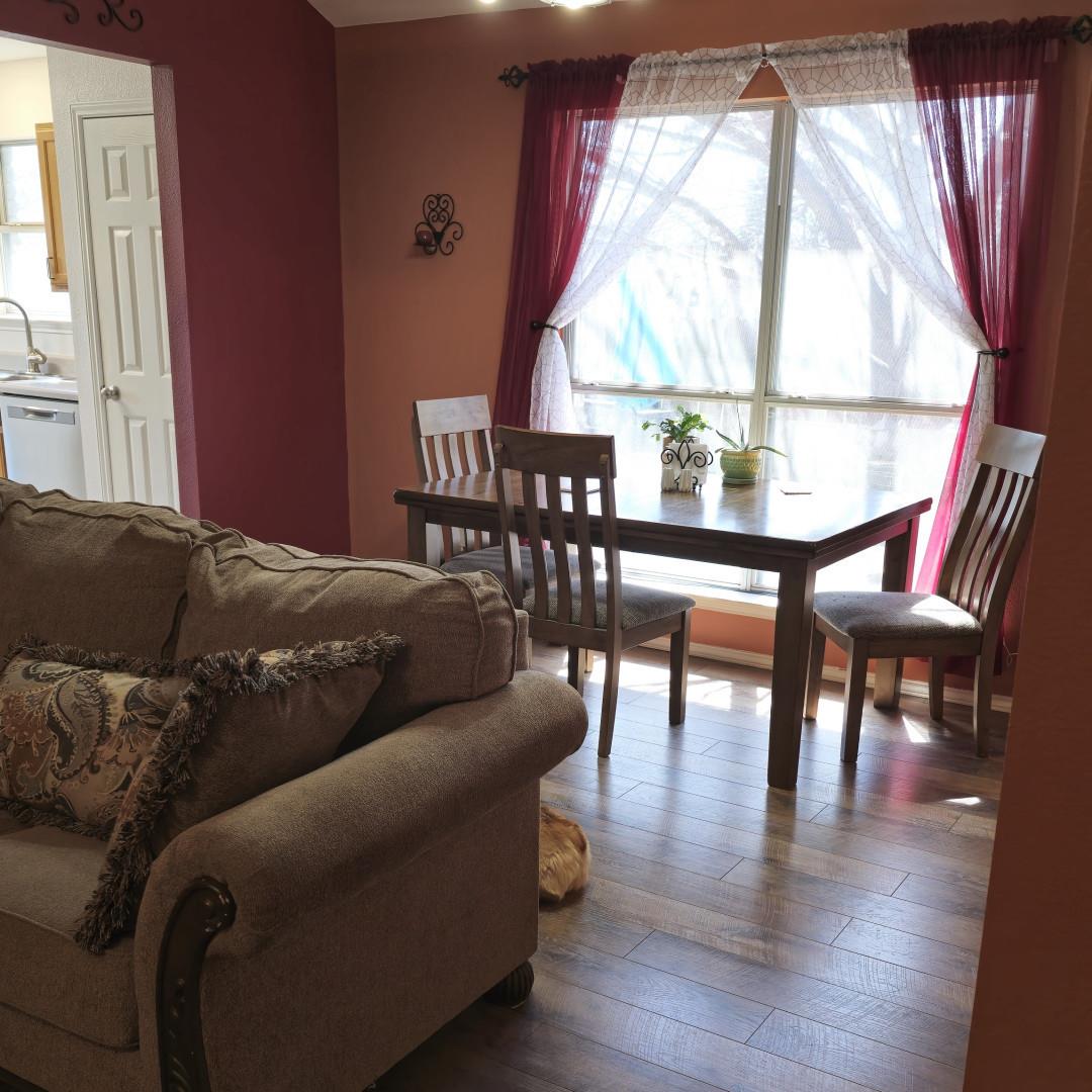 211 Valley Run Trl, Elgin, TX 78621