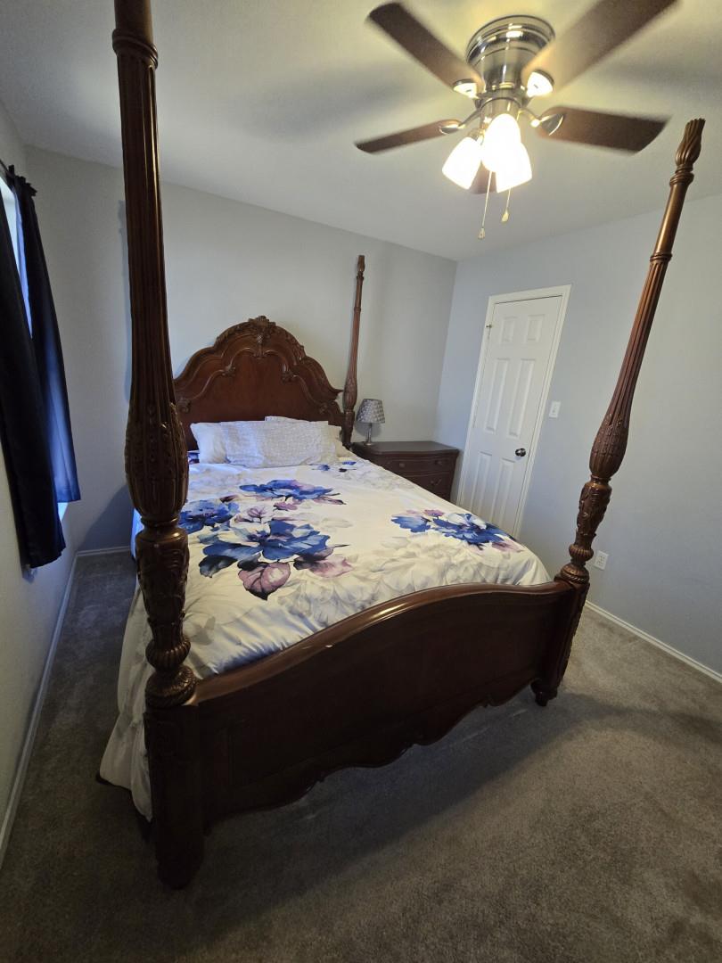 211 Valley Run Trl, Elgin, TX 78621