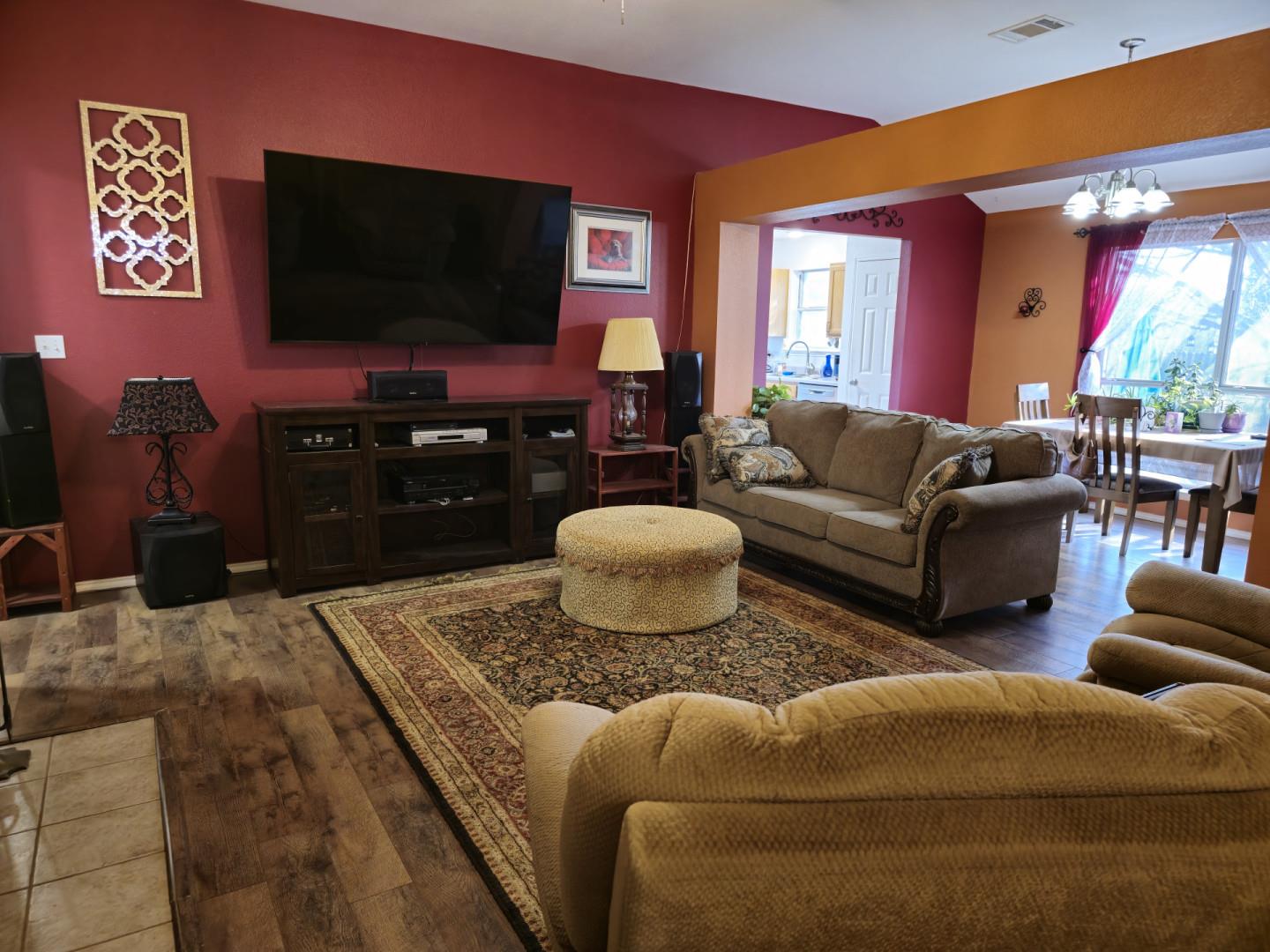 211 Valley Run Trl, Elgin, TX 78621