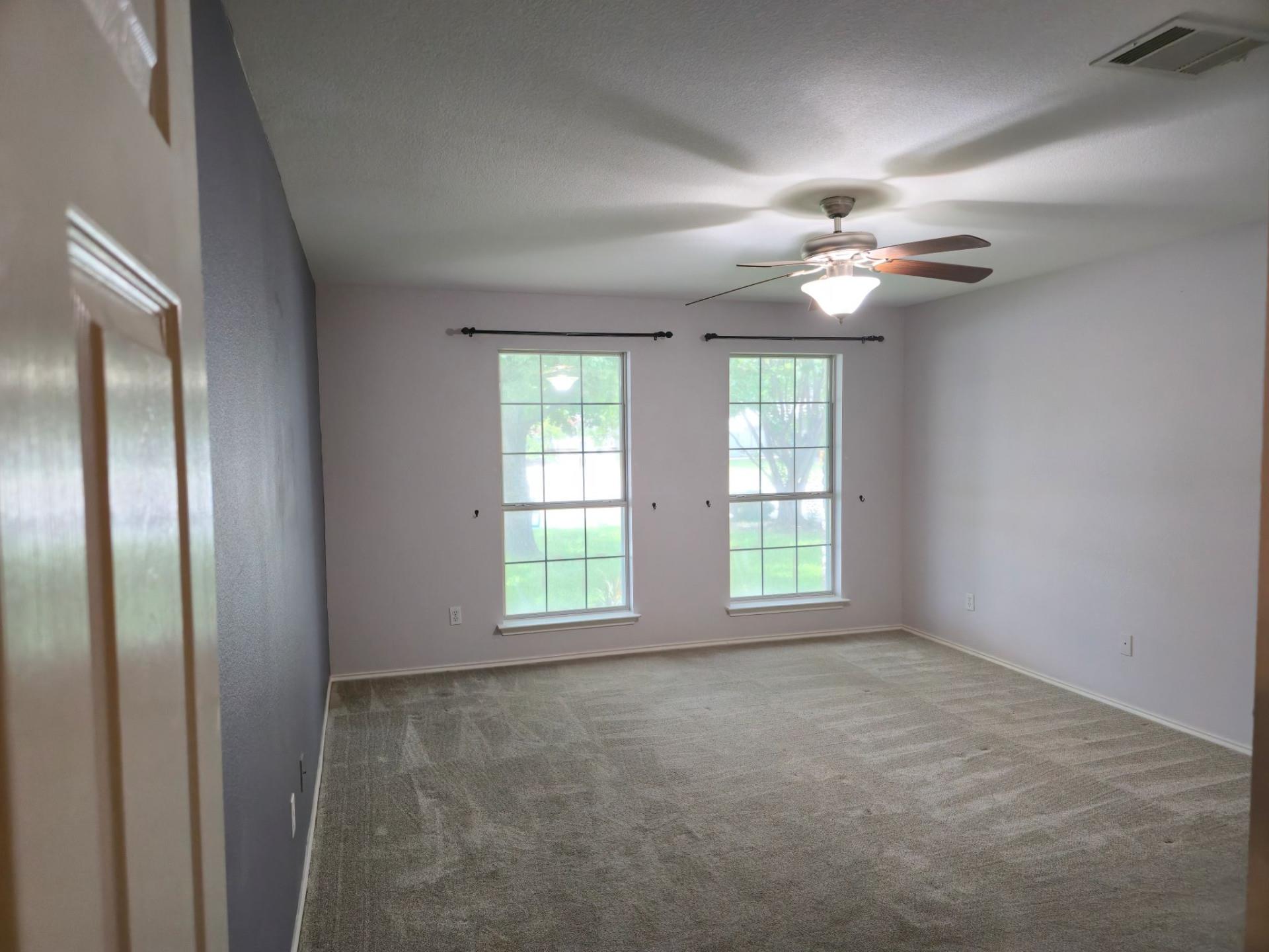 211 Valley Run Trl, Elgin, TX 78621