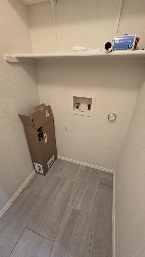 211 Valley Run Trl, Elgin, TX 78621