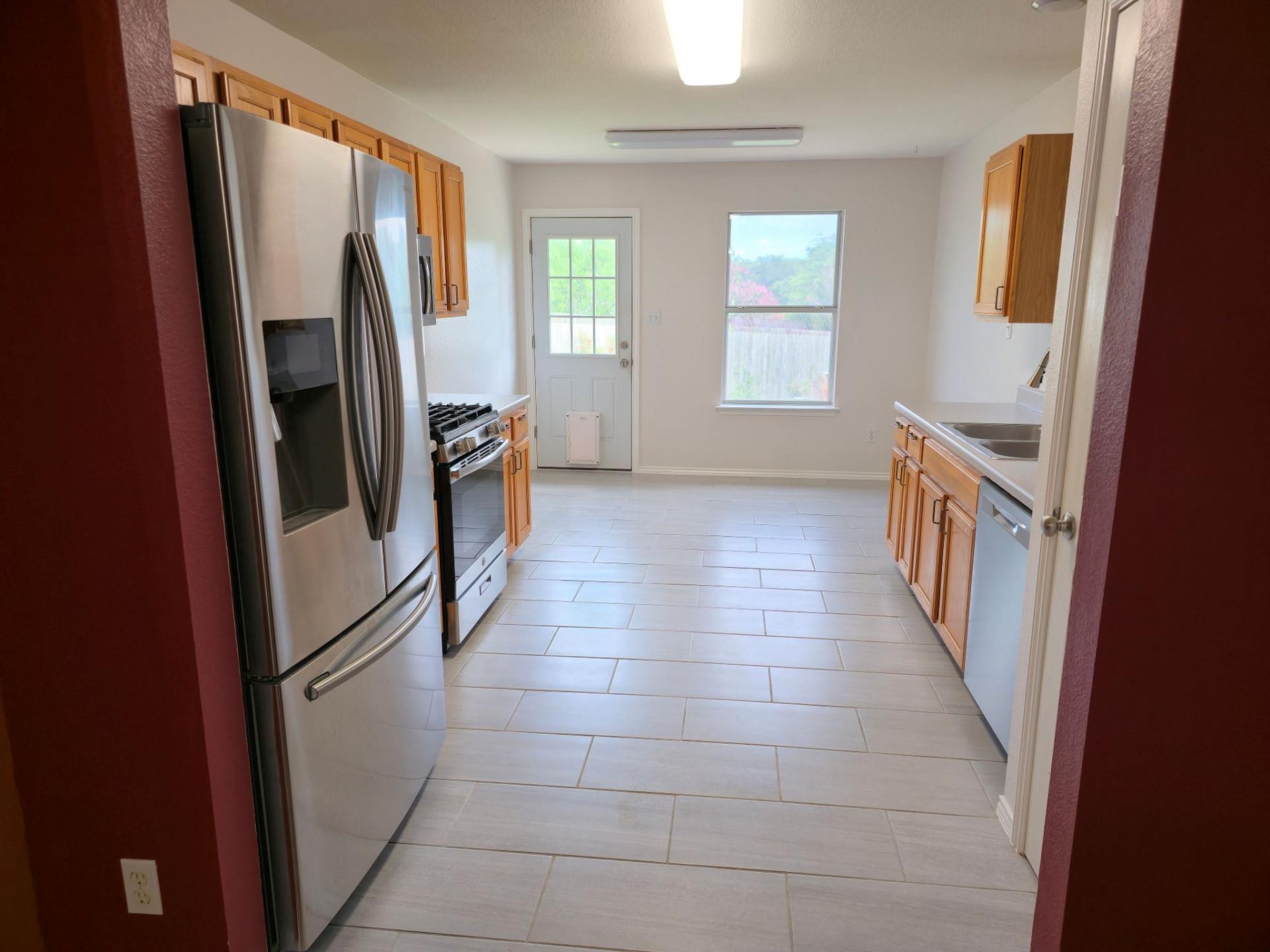 211 Valley Run Trl, Elgin, TX 78621