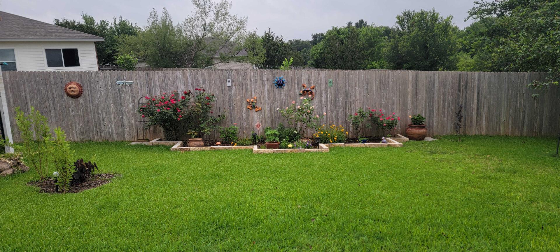 211 Valley Run Trl, Elgin, TX 78621