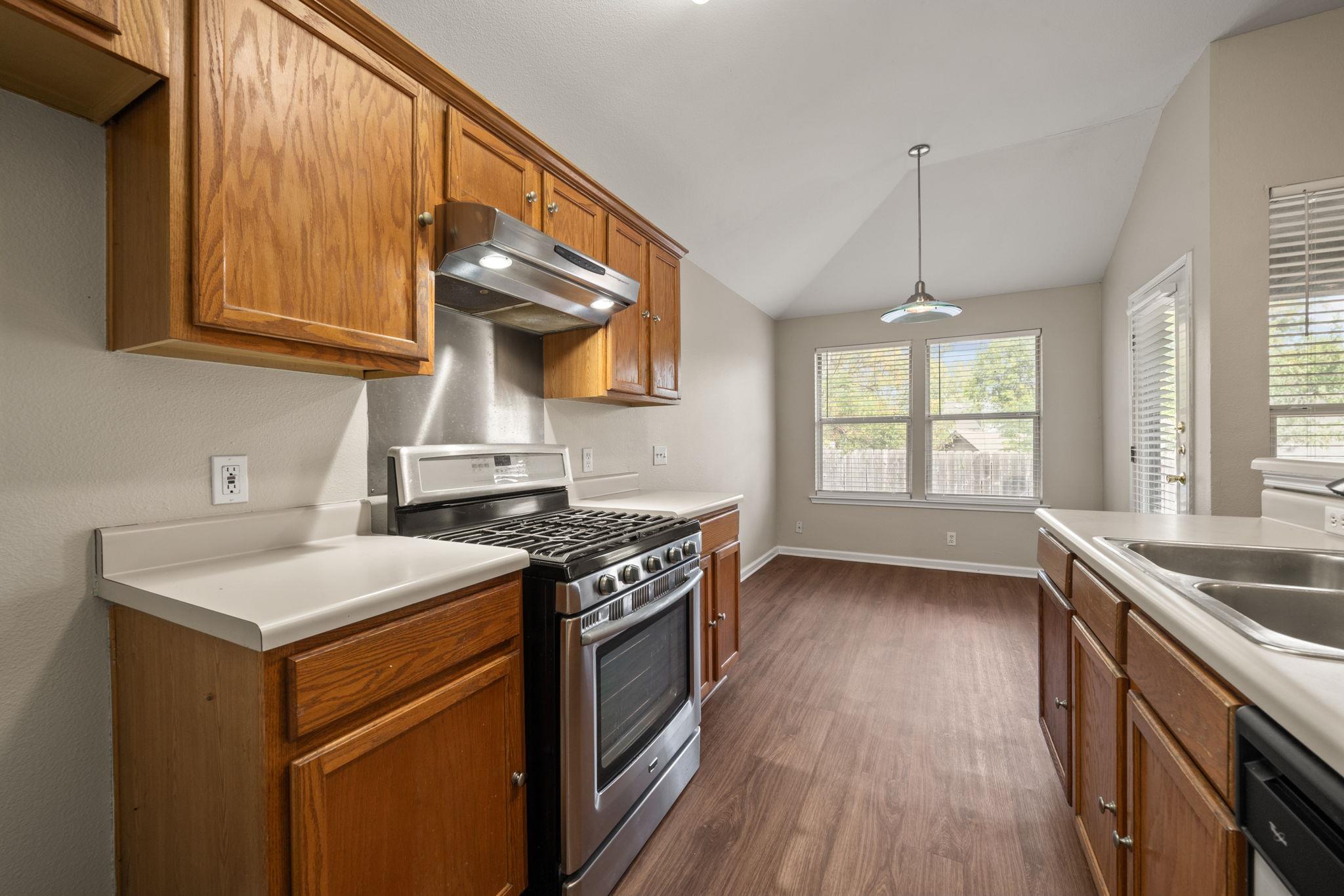 4904 Gnarled Oak Cv, Austin, TX 78744