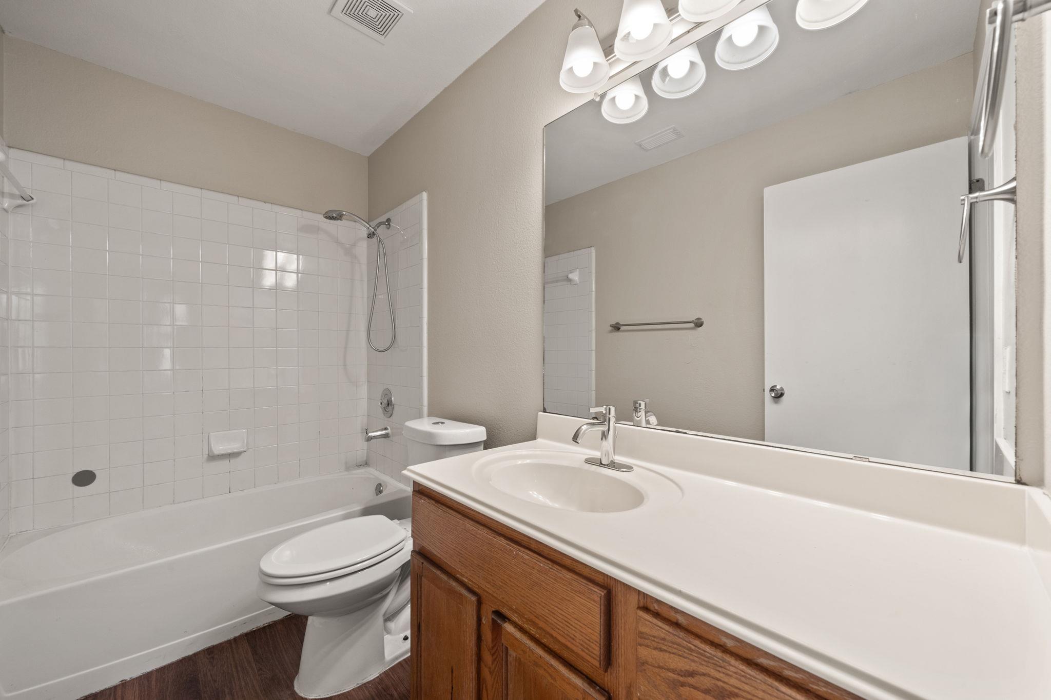 4904 Gnarled Oak Cv, Austin, TX 78744