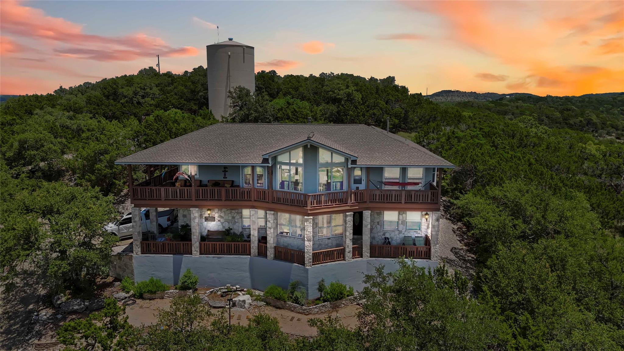 633 Flaman Rd, Canyon Lake, TX 78133