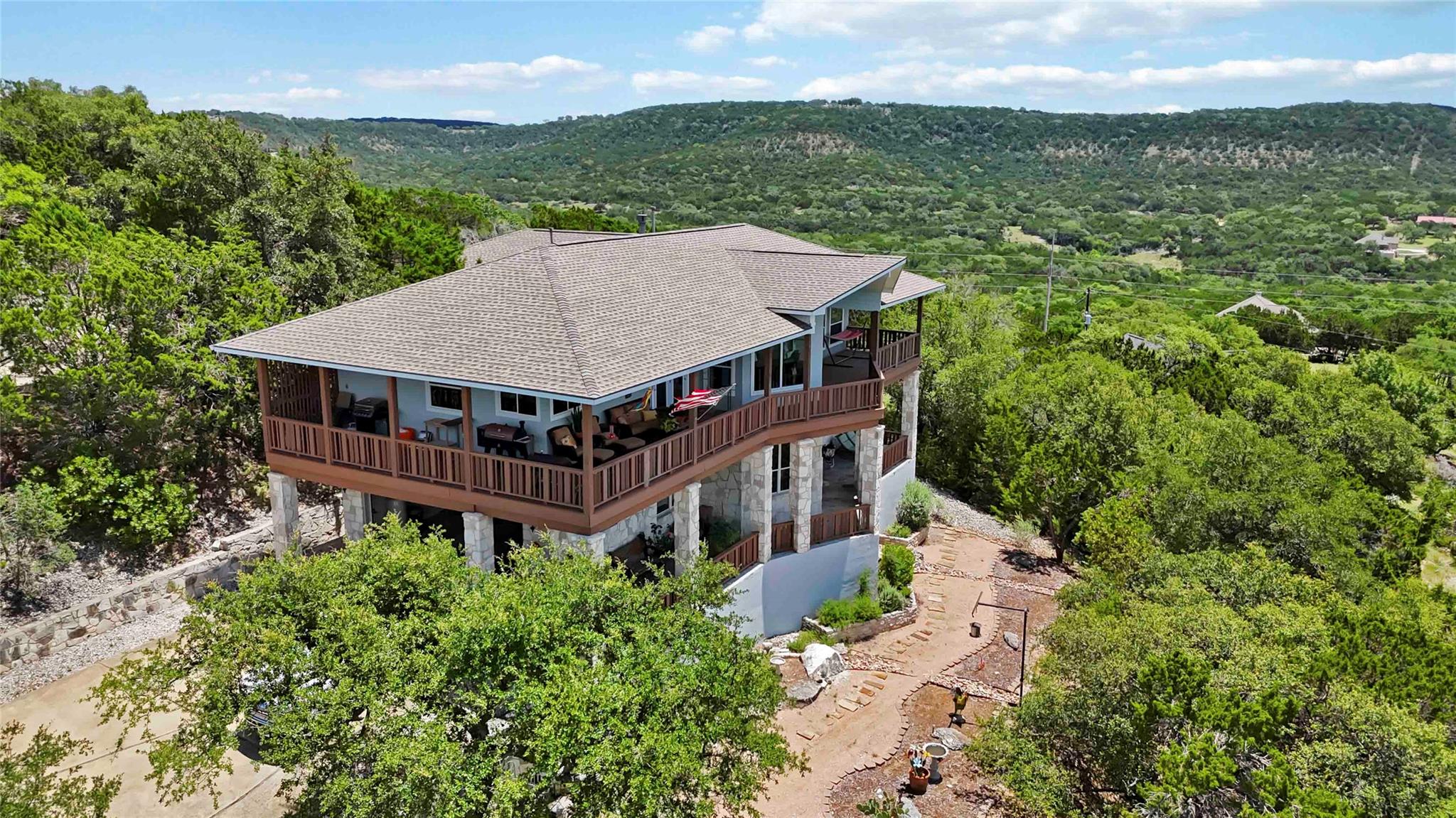 633 Flaman Rd, Canyon Lake, TX 78133