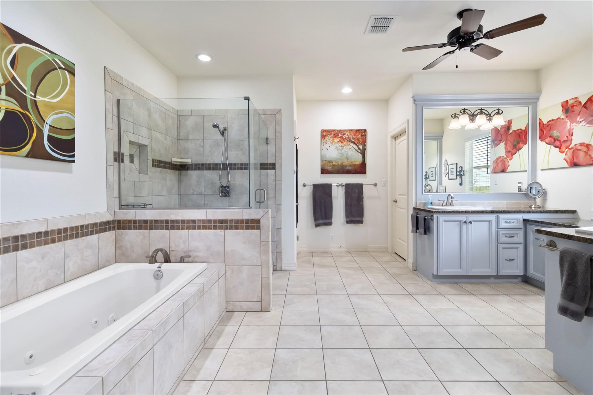 633 Flaman Rd, Canyon Lake, TX 78133