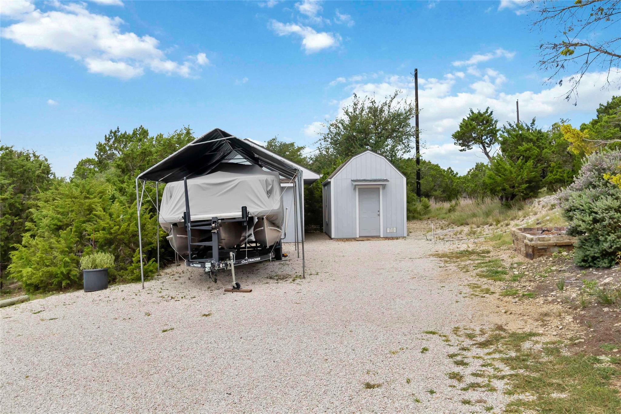633 Flaman Rd, Canyon Lake, TX 78133