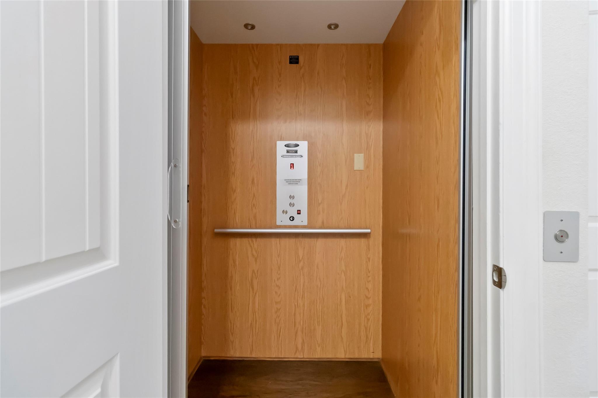 633 Flaman Rd, Canyon Lake, TX 78133