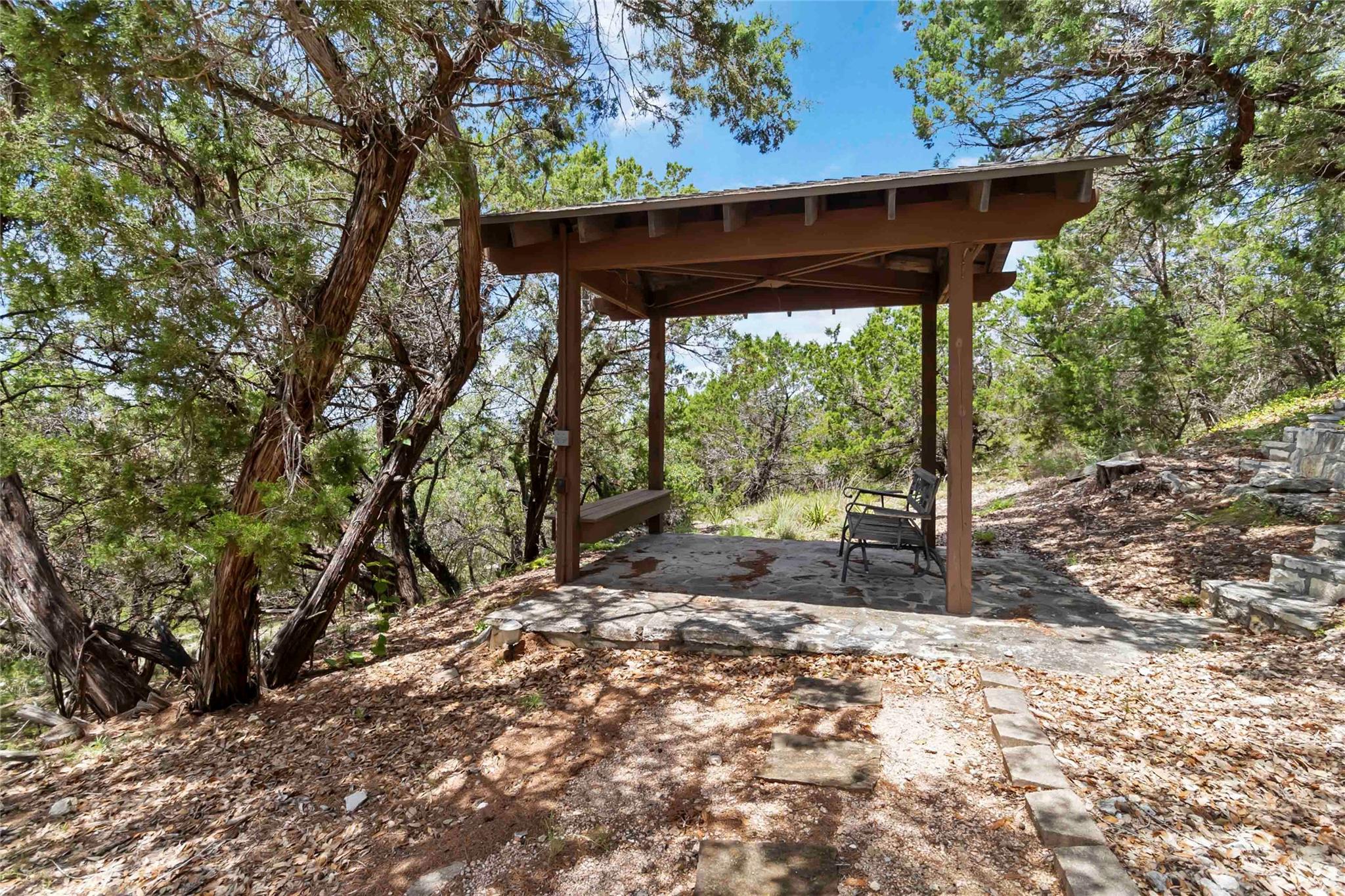 633 Flaman Rd, Canyon Lake, TX 78133