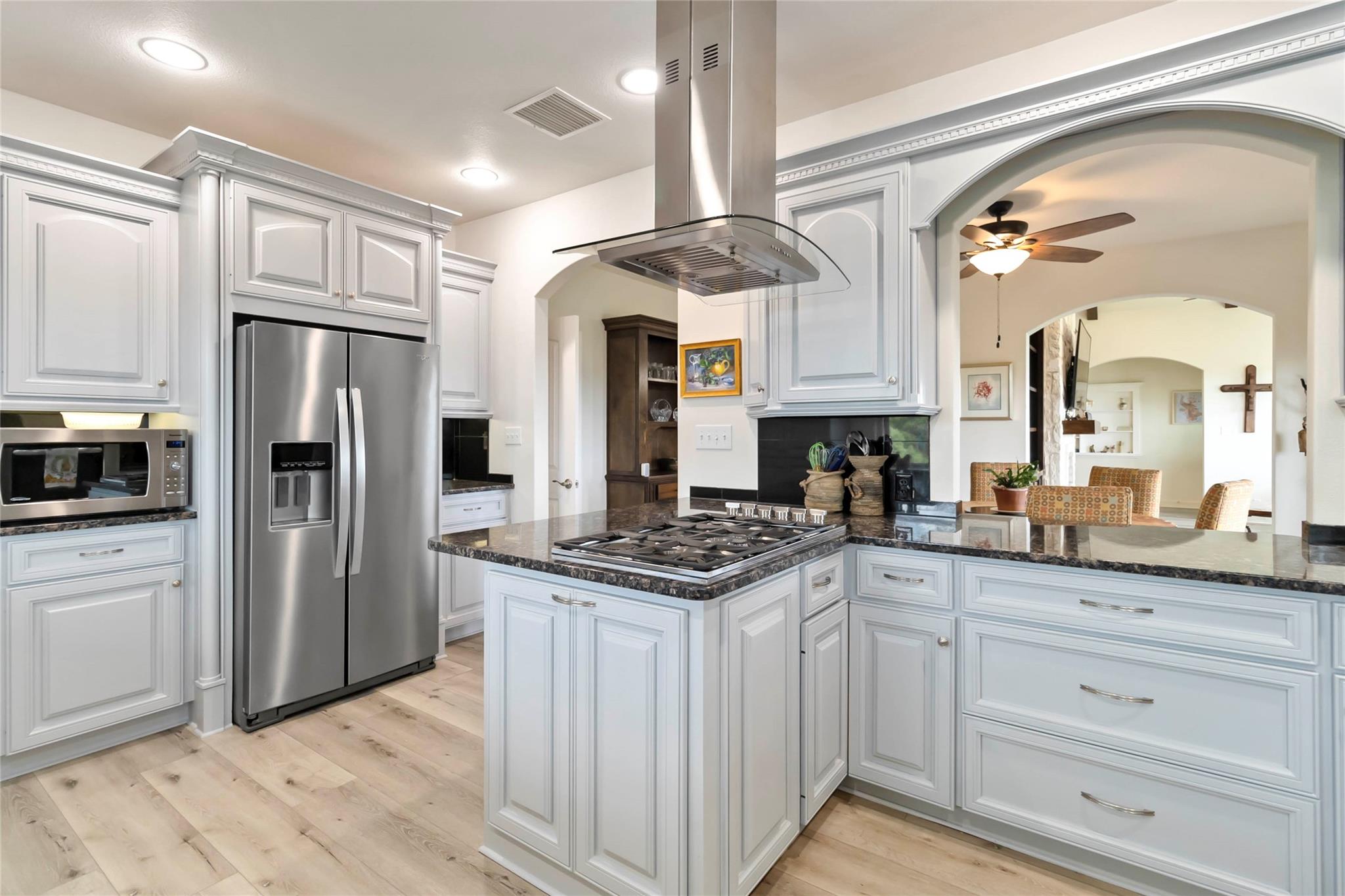 633 Flaman Rd, Canyon Lake, TX 78133