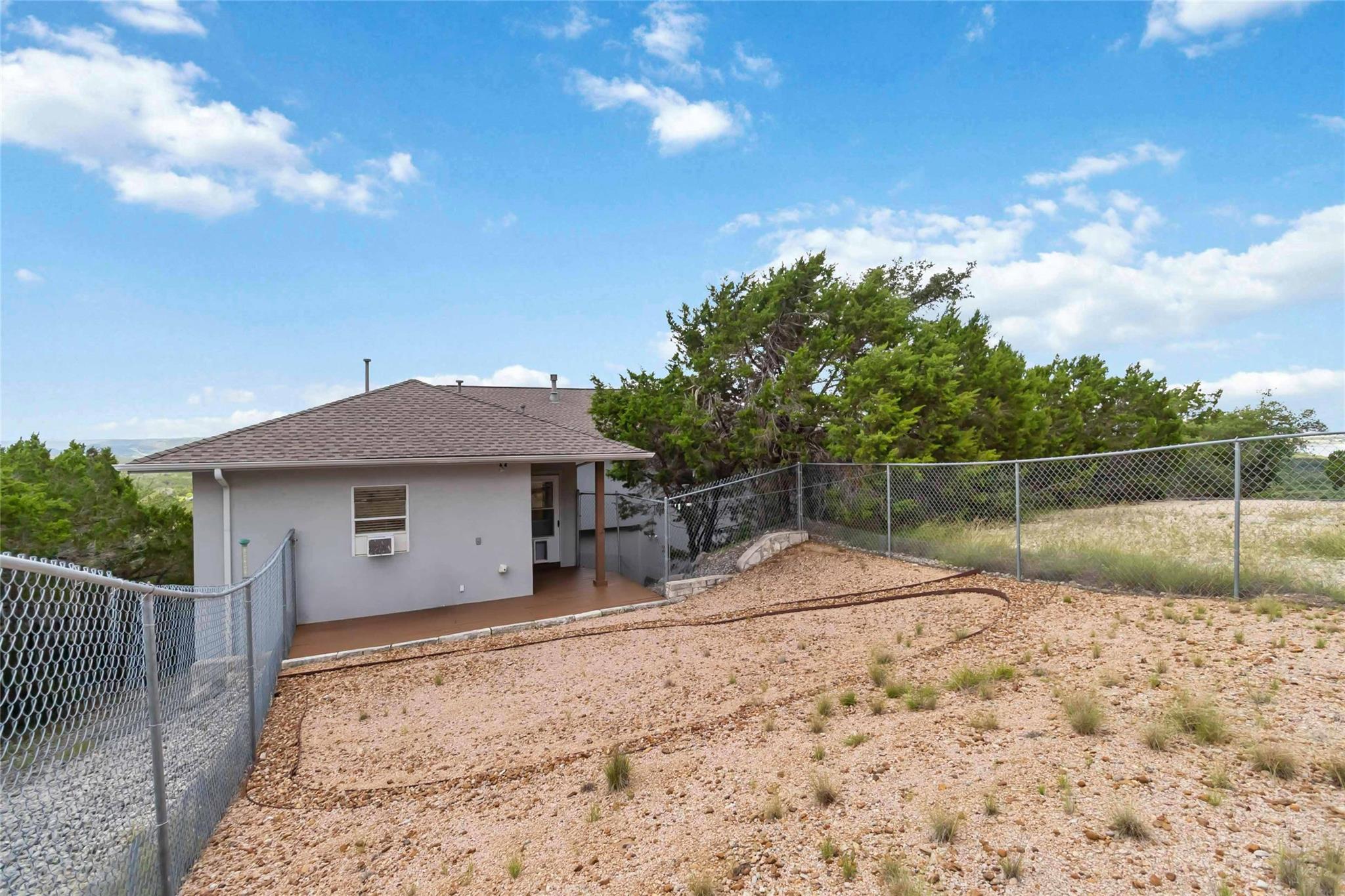633 Flaman Rd, Canyon Lake, TX 78133