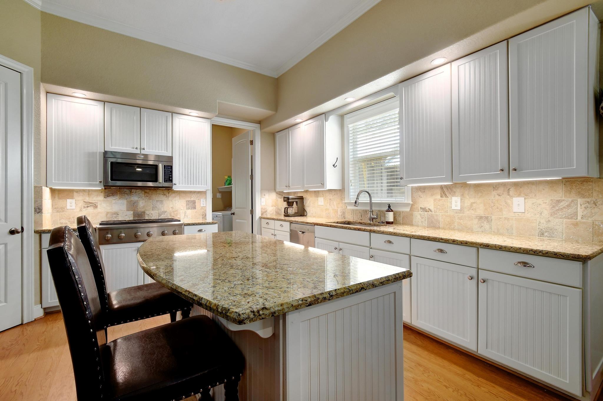 260 N Santa Clara Ave, New Braunfels, TX 78130