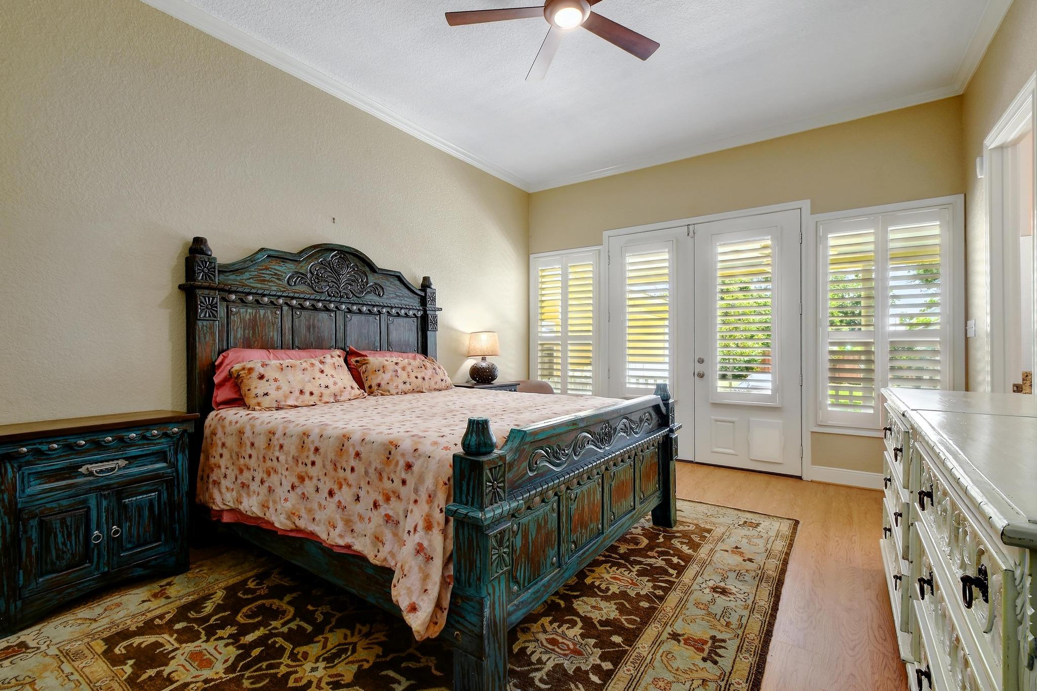 260 N Santa Clara Ave, New Braunfels, TX 78130