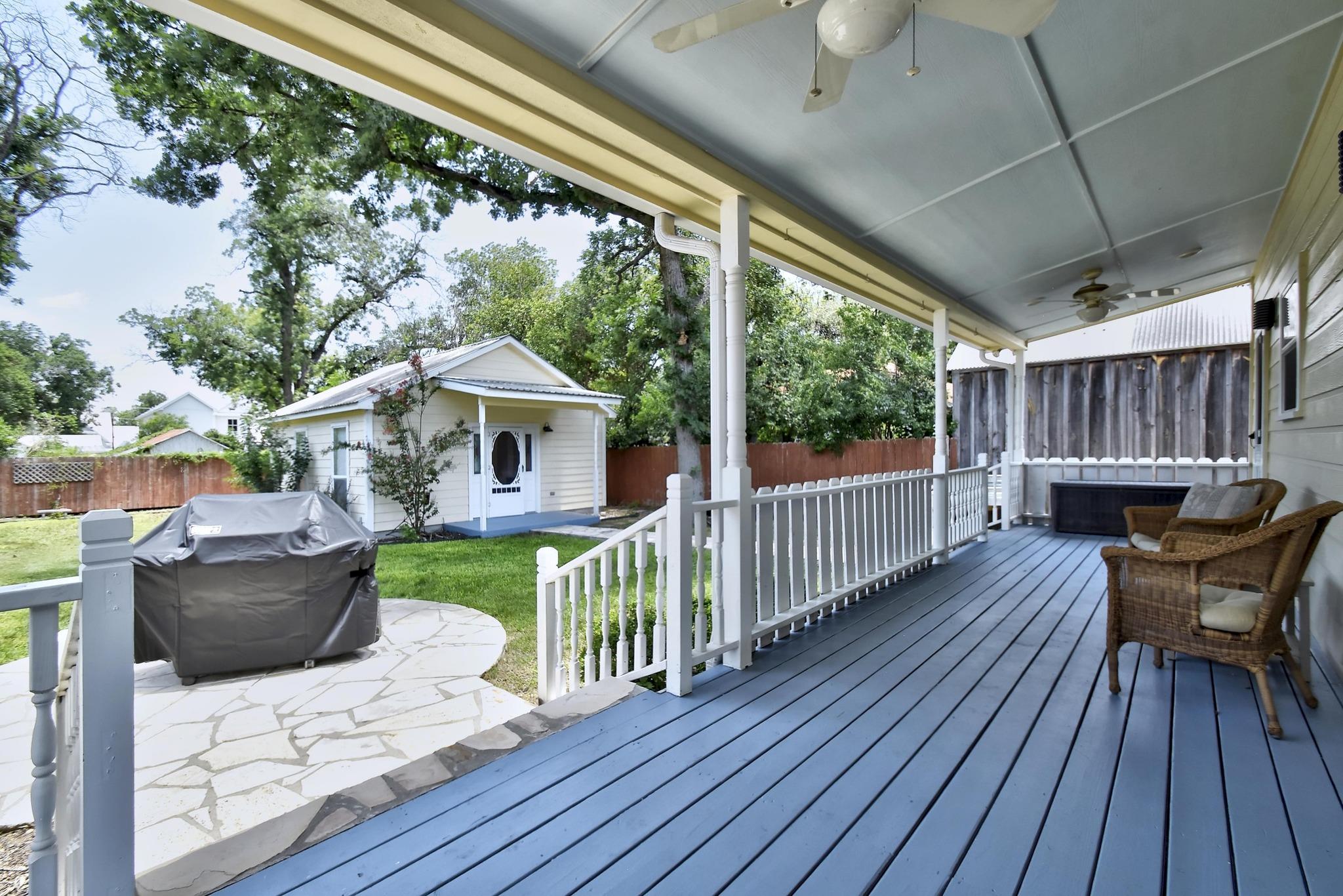 260 N Santa Clara Ave, New Braunfels, TX 78130