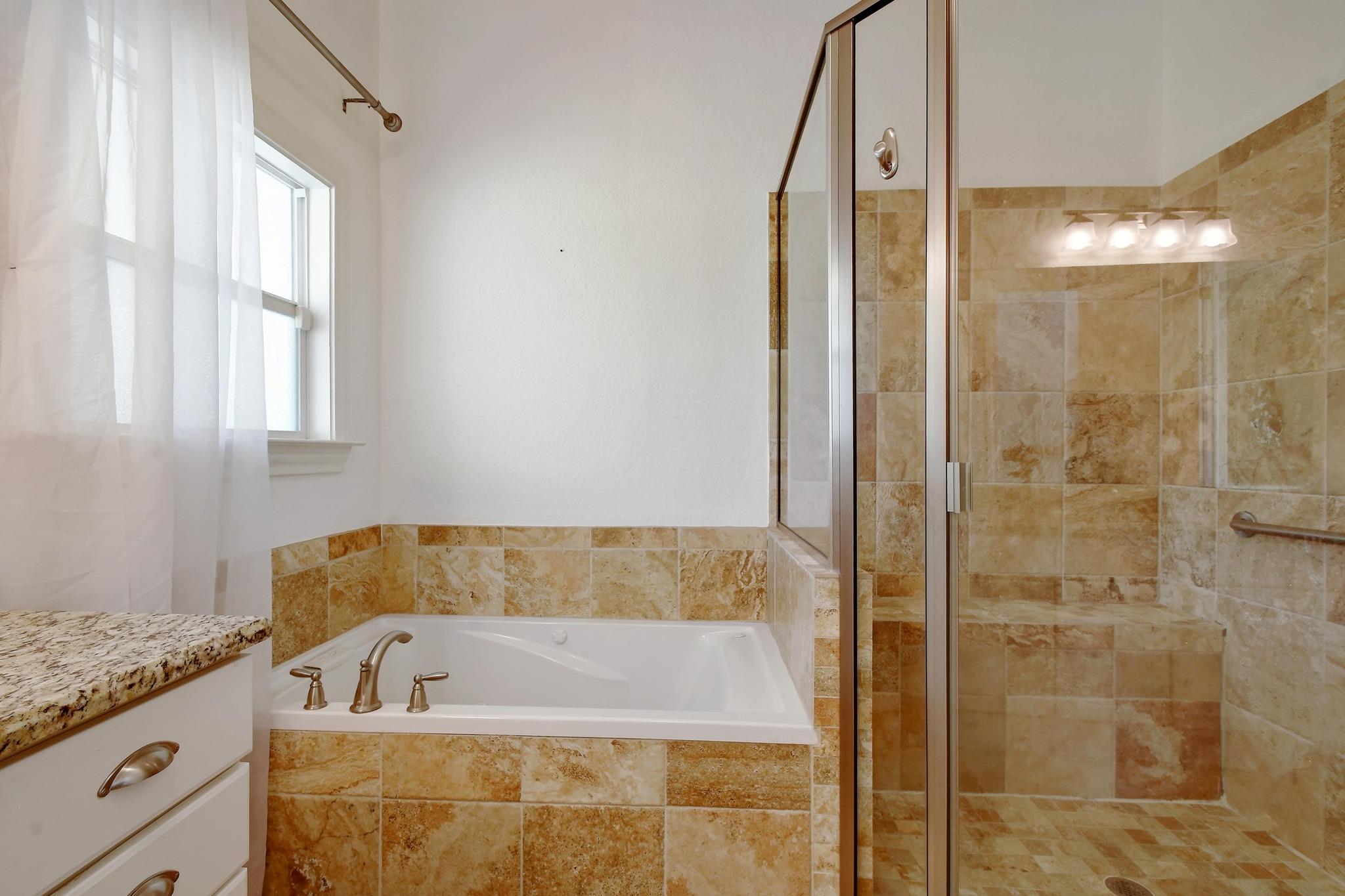 260 N Santa Clara Ave, New Braunfels, TX 78130