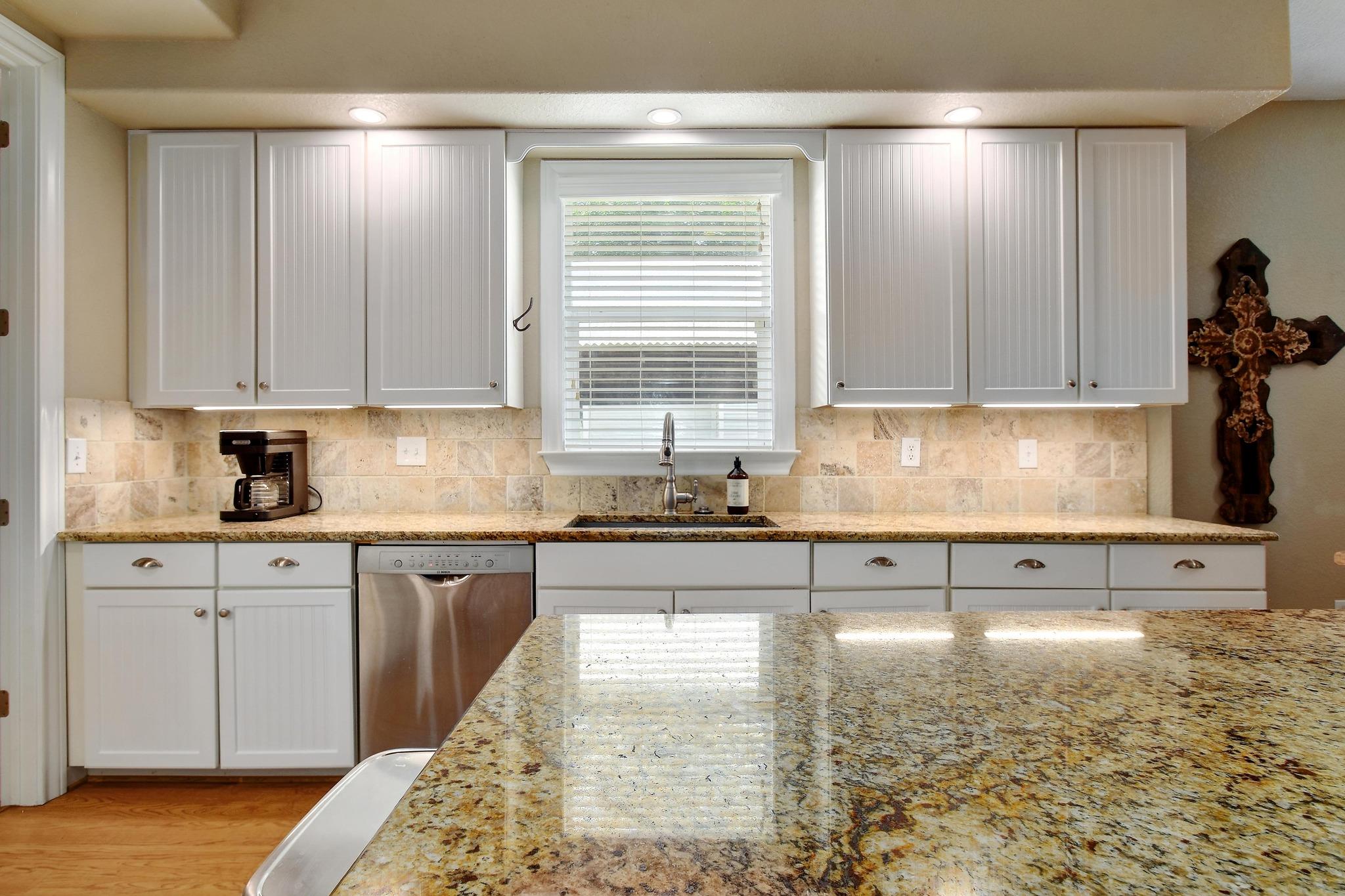 260 N Santa Clara Ave, New Braunfels, TX 78130