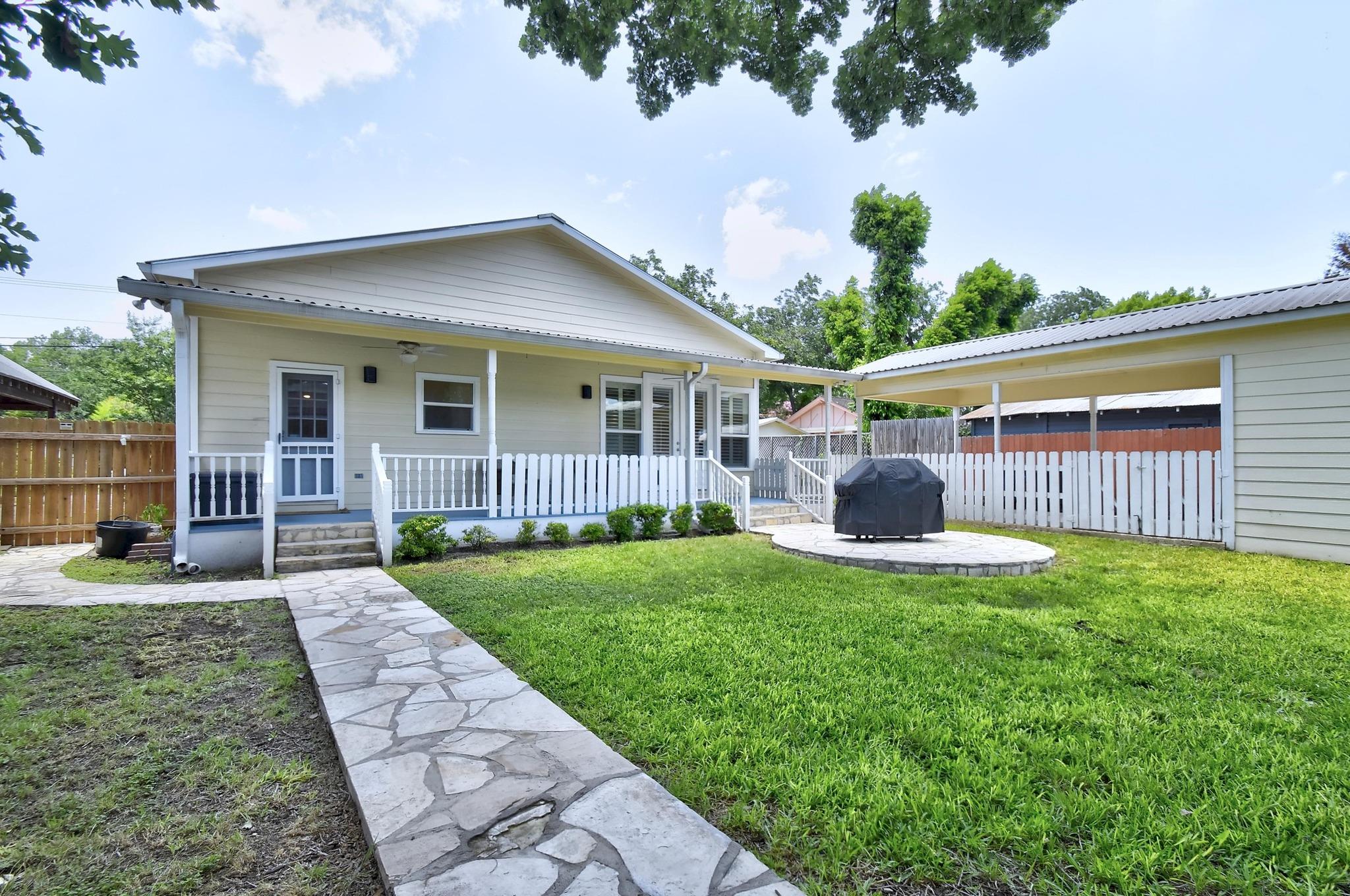 260 N Santa Clara Ave, New Braunfels, TX 78130